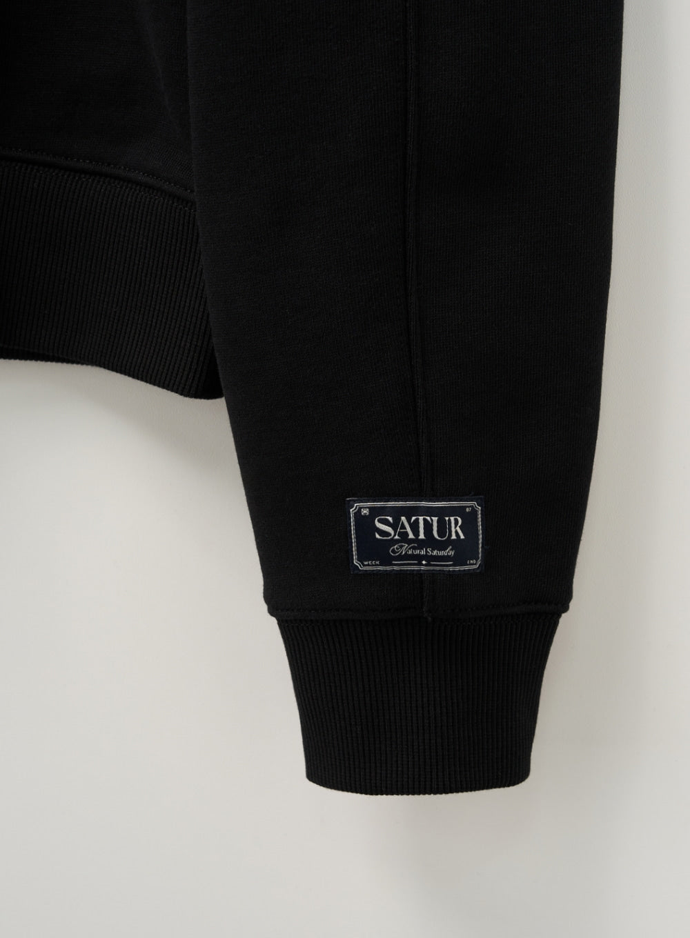 [satur] (W) Classic Logo Crop Sweatshirt - Black Pink