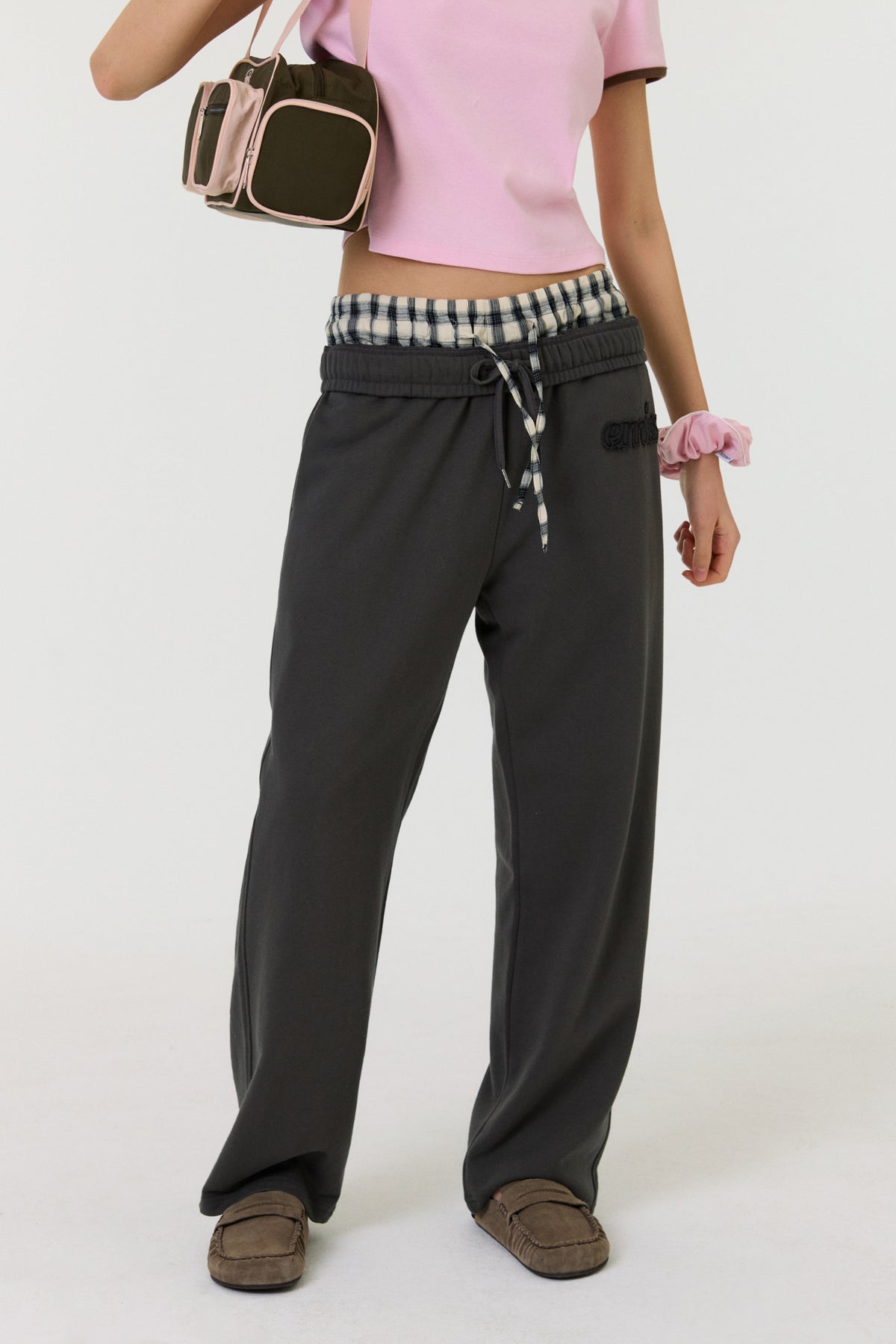 EMIS Color-Block Applique Jogger Pants-Charcoal