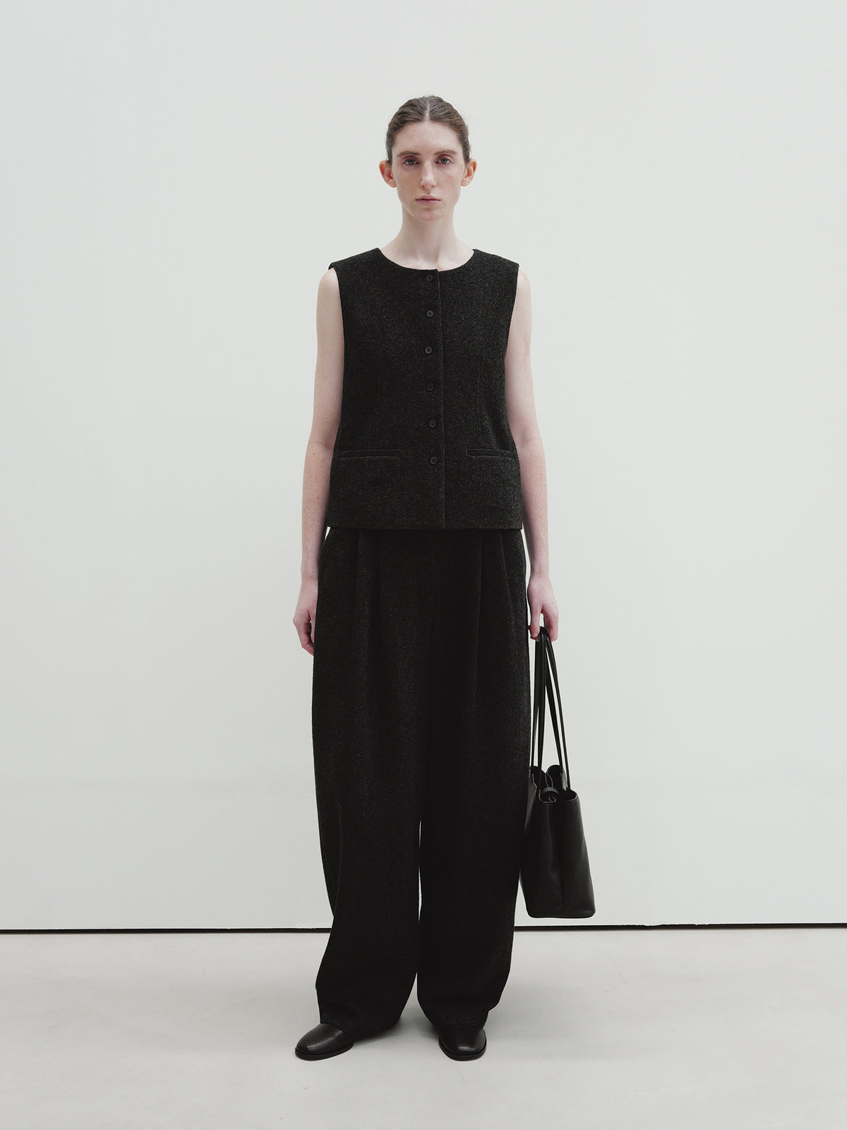 Moia wool vest (charcoal)