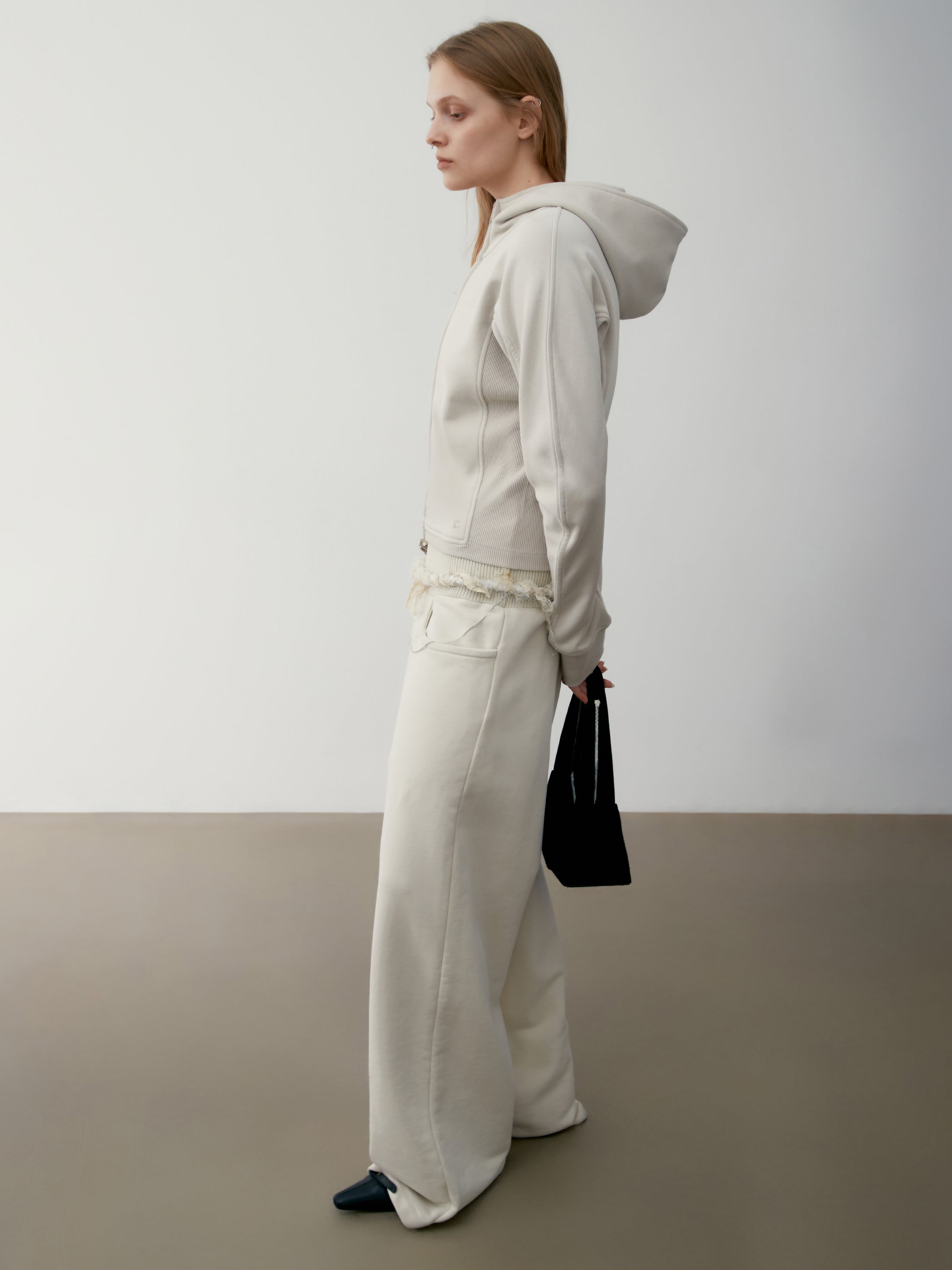 [low_classic] SIDE RIB ZIP-UP HOODIE
BEIGE