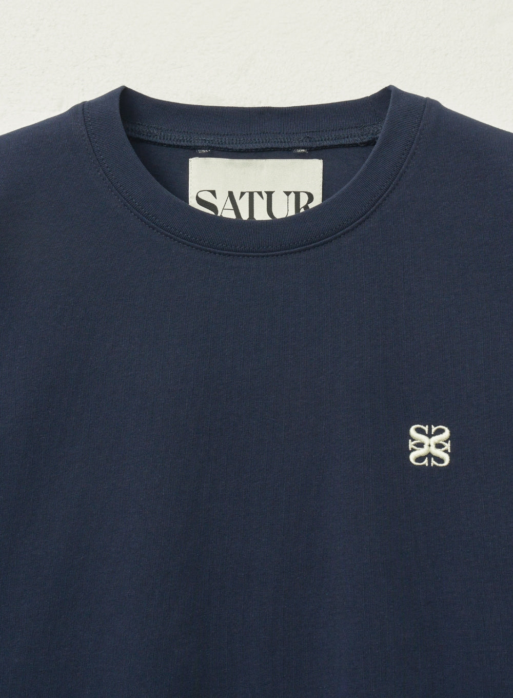 [satur] (W) Classic Small Logo T-Shirt - Navy