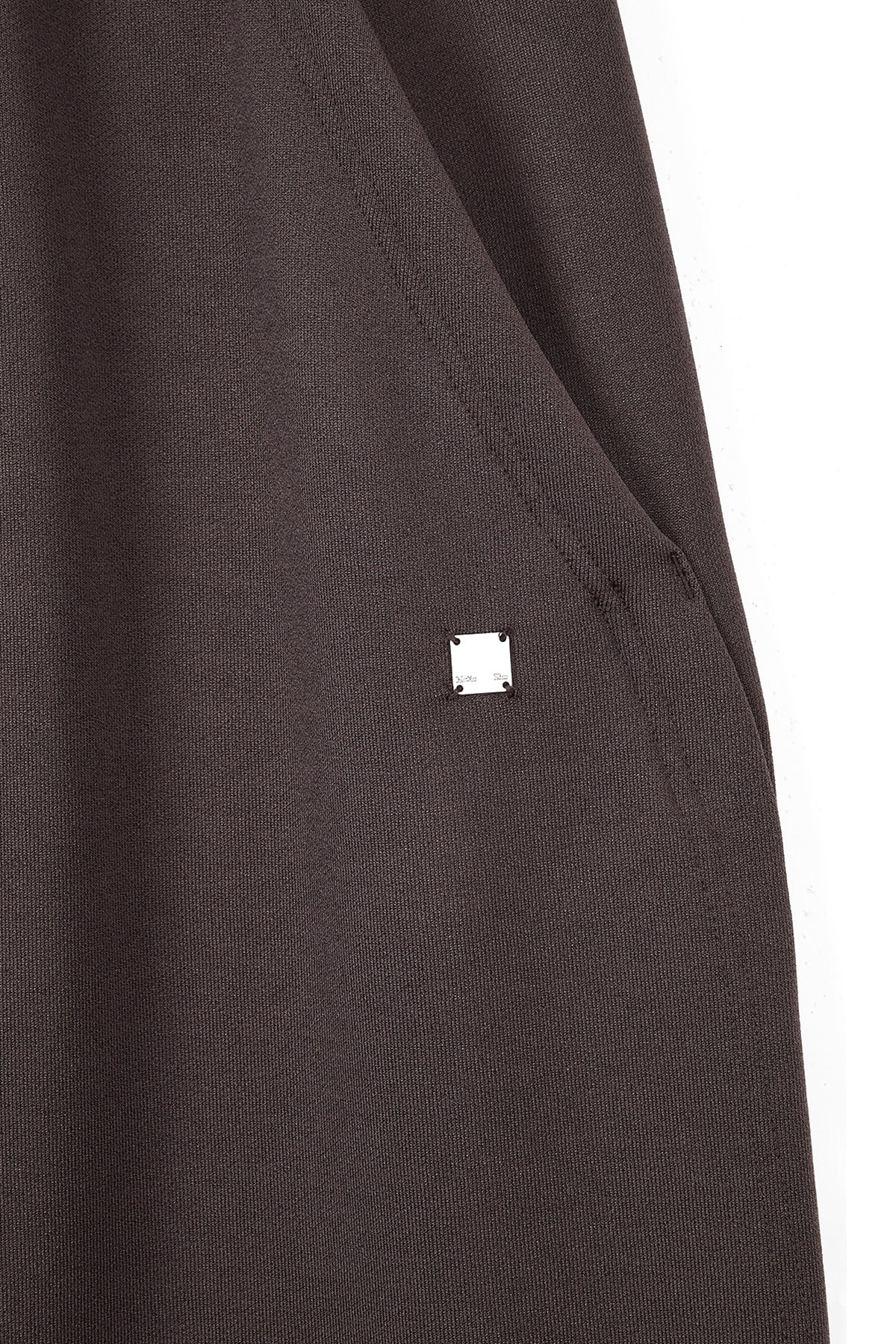 [matinkim] BACK POCKET GLITTER SWEATPANTS FOR MEN IN BROWN