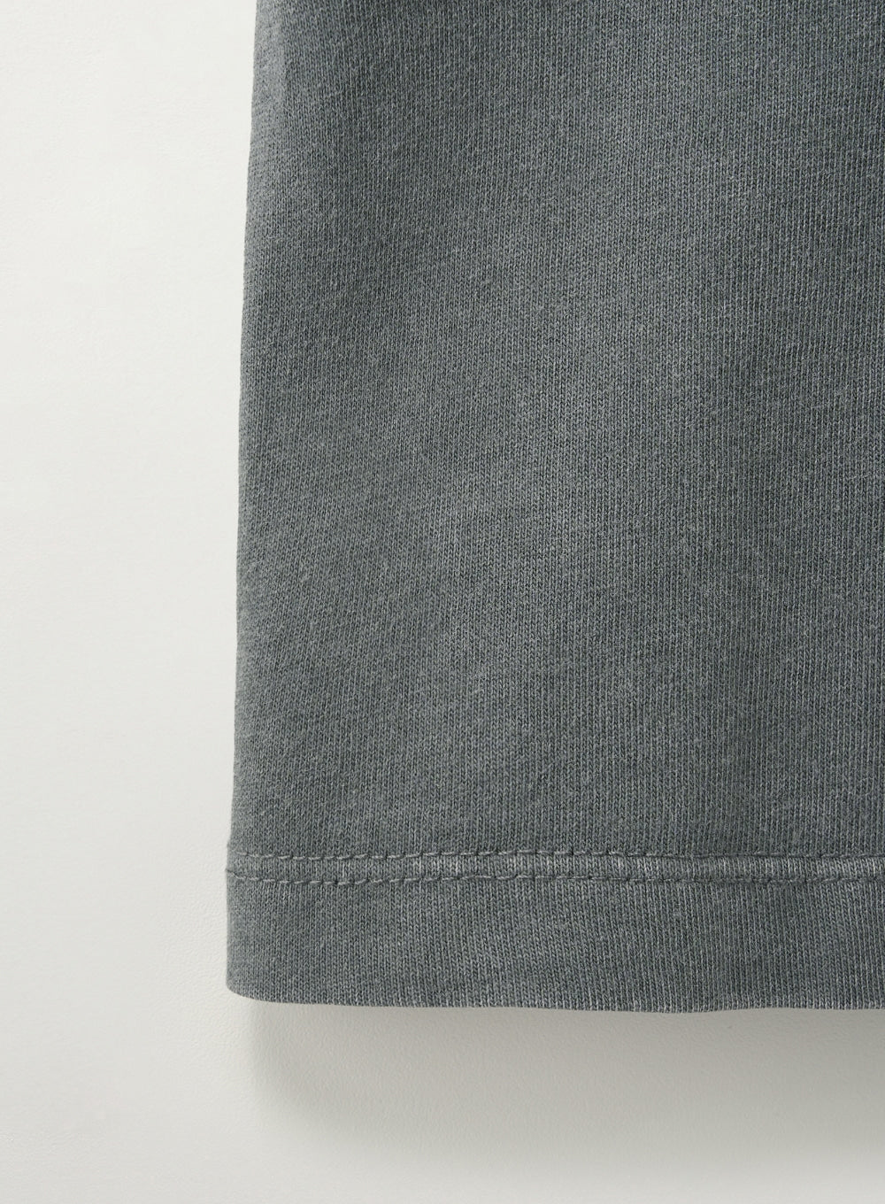 [satur] (W) Arch Logo Pigment Washed T-shirt - Charcoal Pink