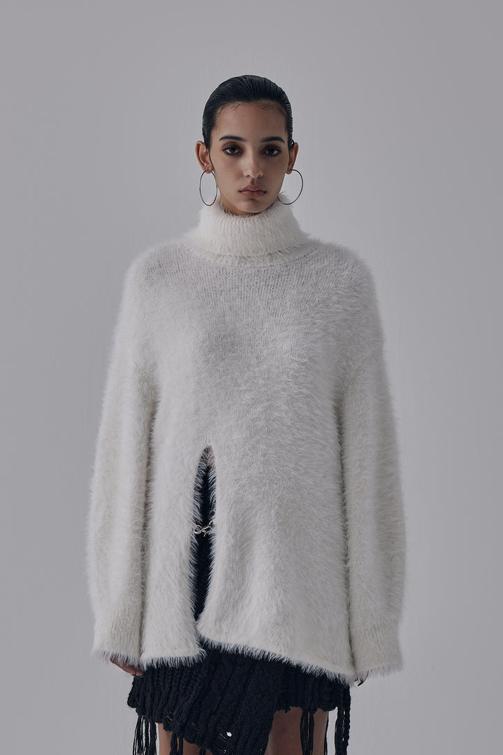 Treemingbird Front Slit Metal Hook High-Neck Fur Knit White