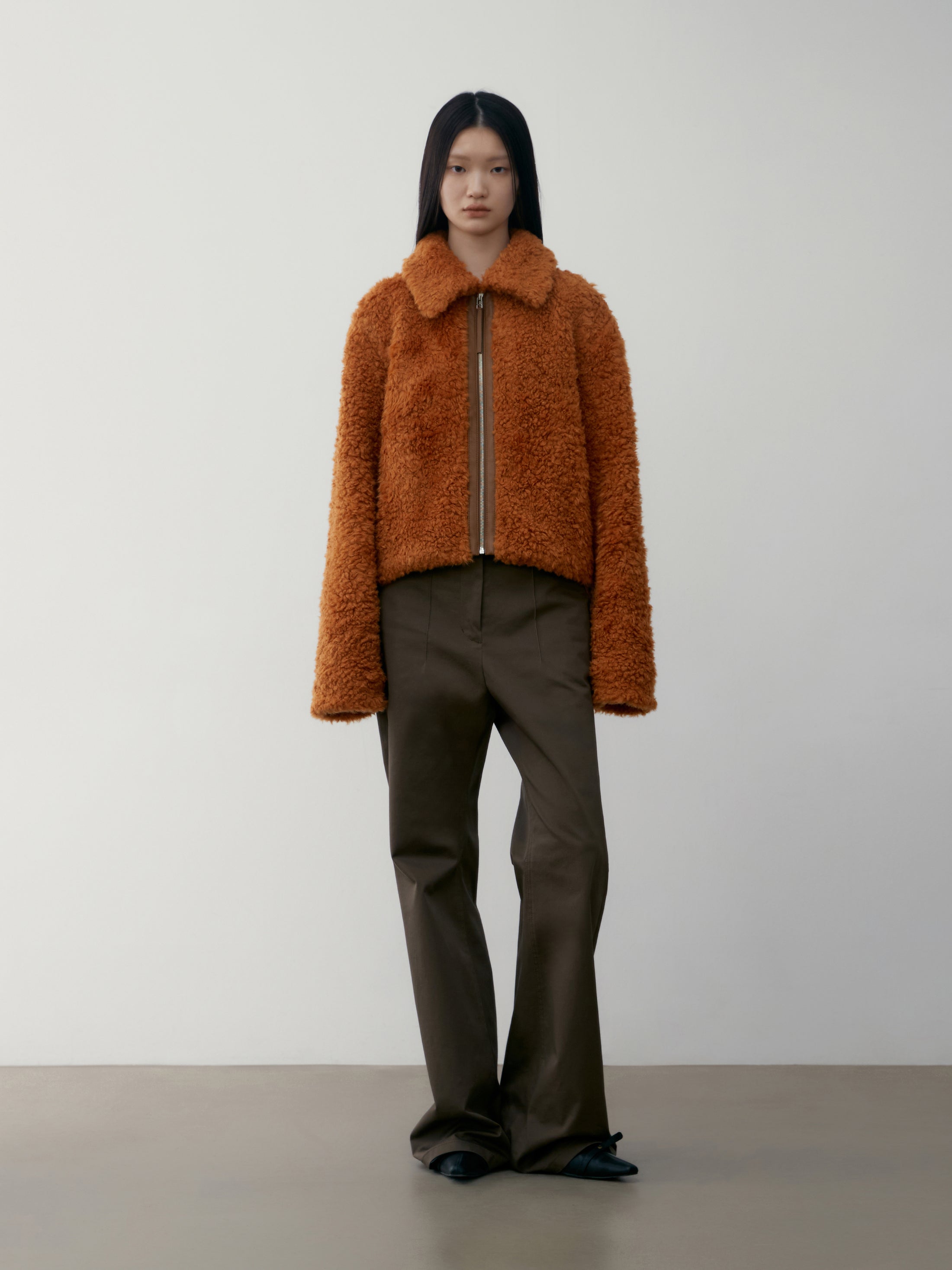 [low_classic] FLUFFY FUR JACKET
COGNAC