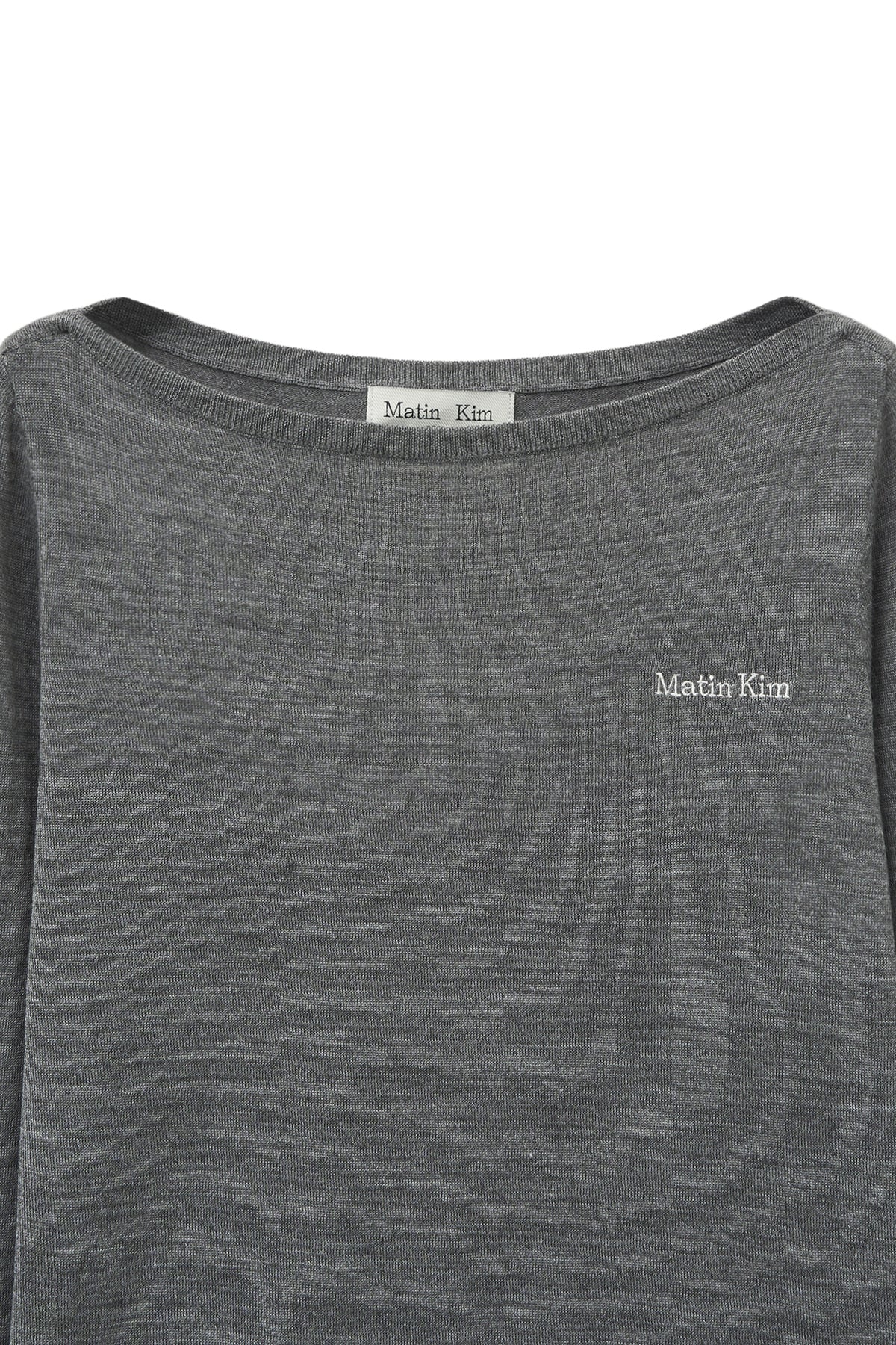 [matinkim] ESSENTIAL BOAT NECK KNIT TOP IN GREY