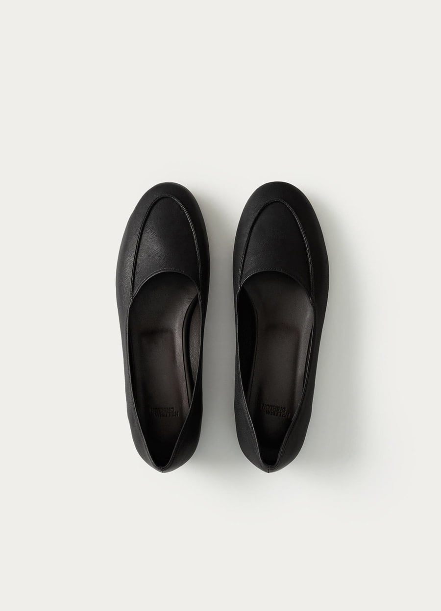 Nothing Written Round moc leather flats (Ink black)