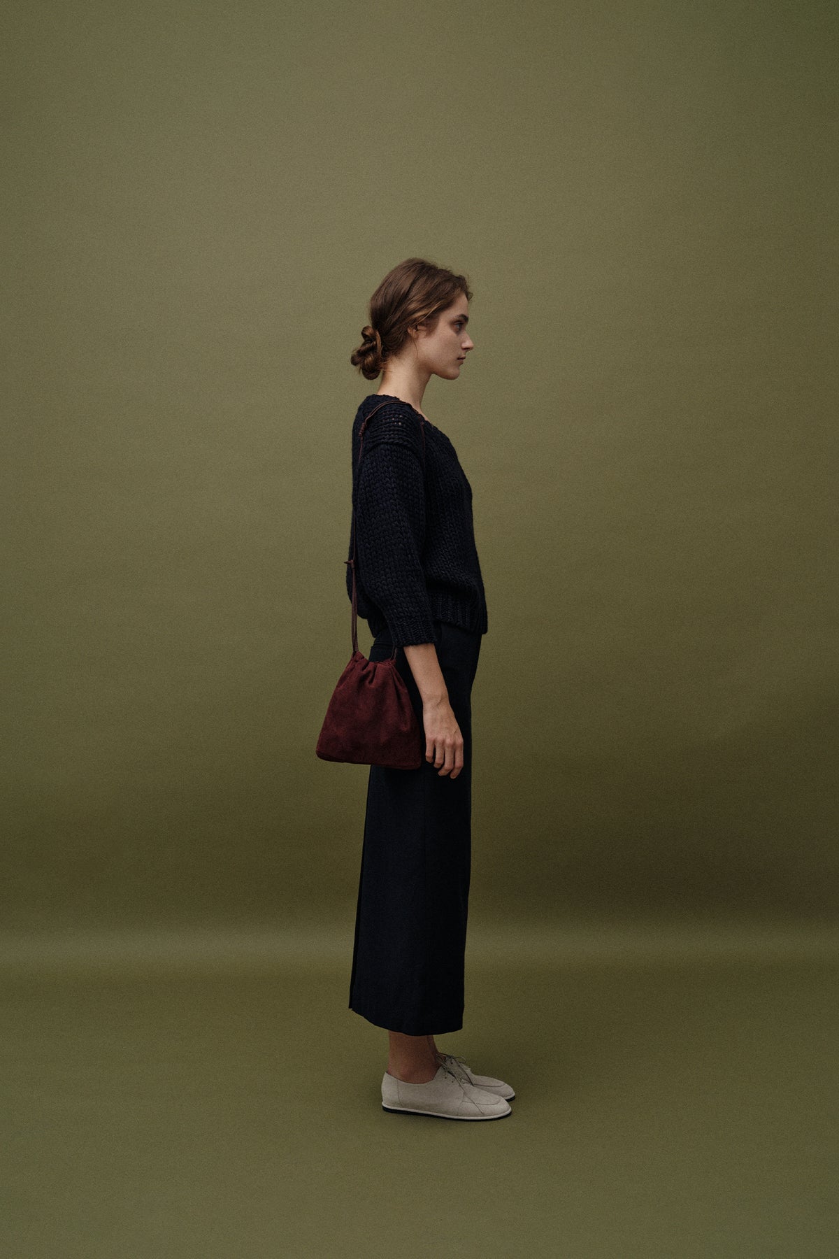 Nothing Written Wide v-neck sweater (Navy)