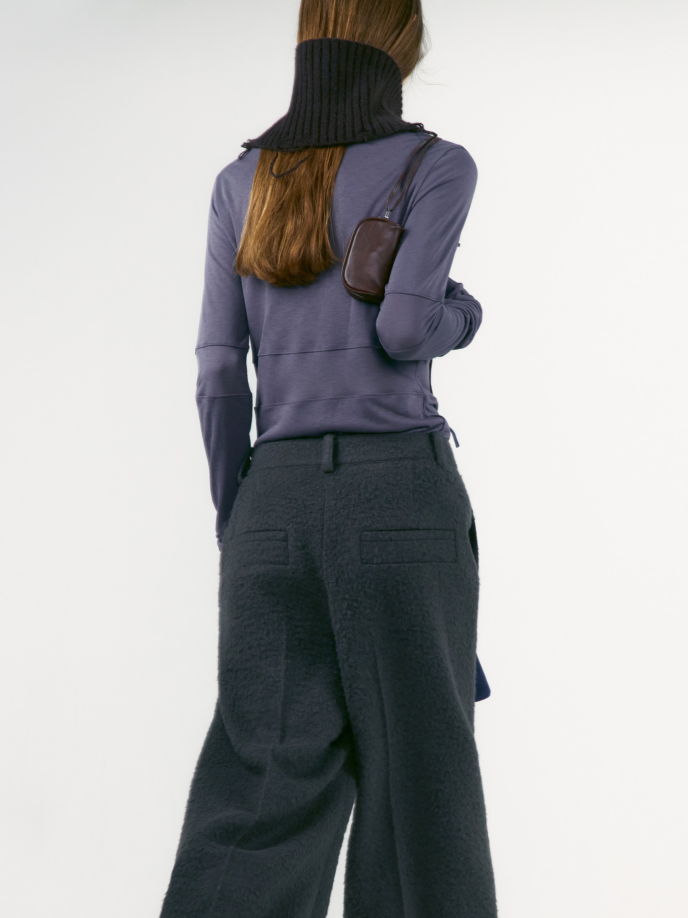 [low_classic] Damaged Knit Neck Warmer
Brown