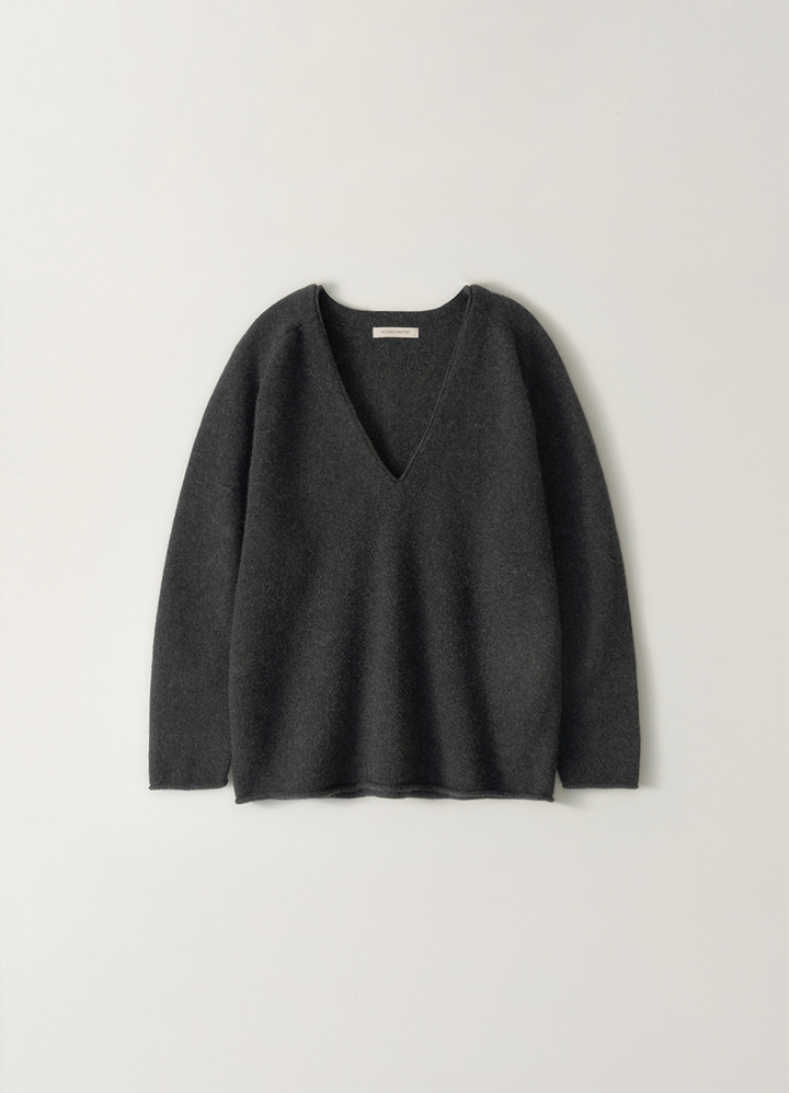Nothing Written Cerin deep v-neck pullover (Charcoal)