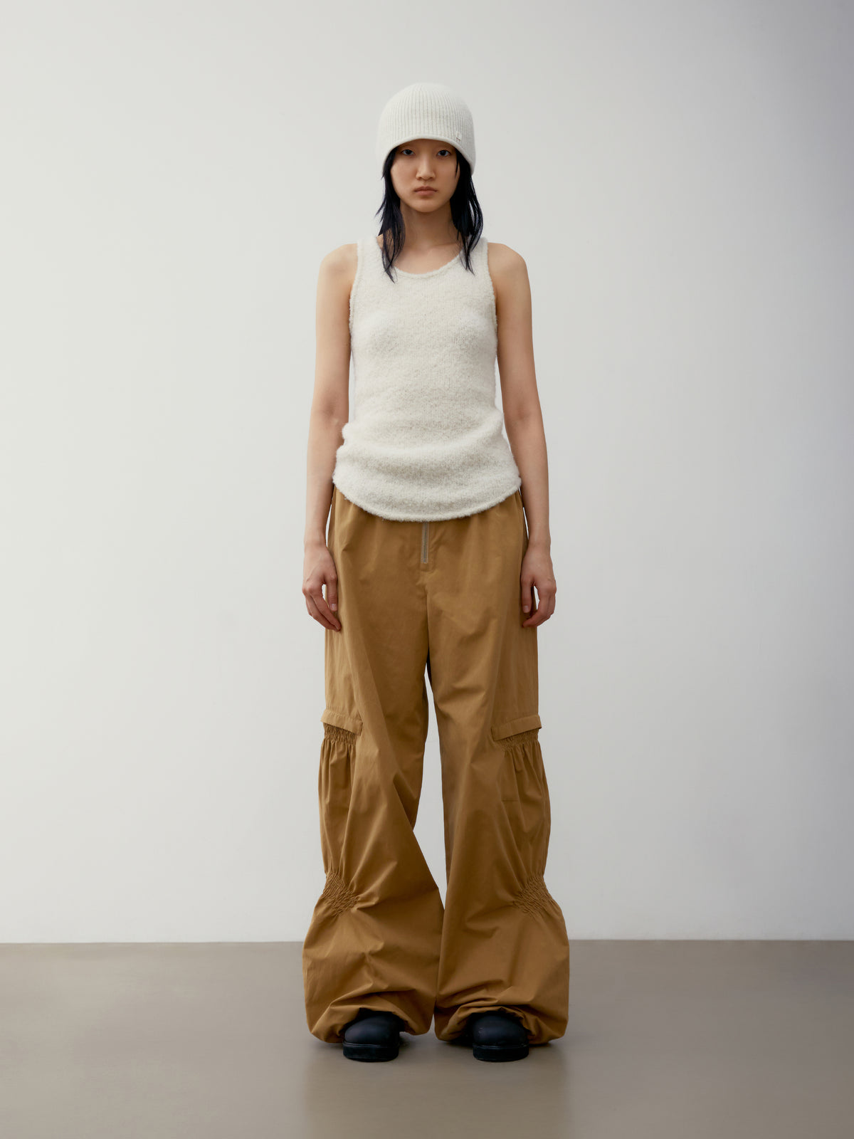 Low Classic Shirring Volume Pants Beige