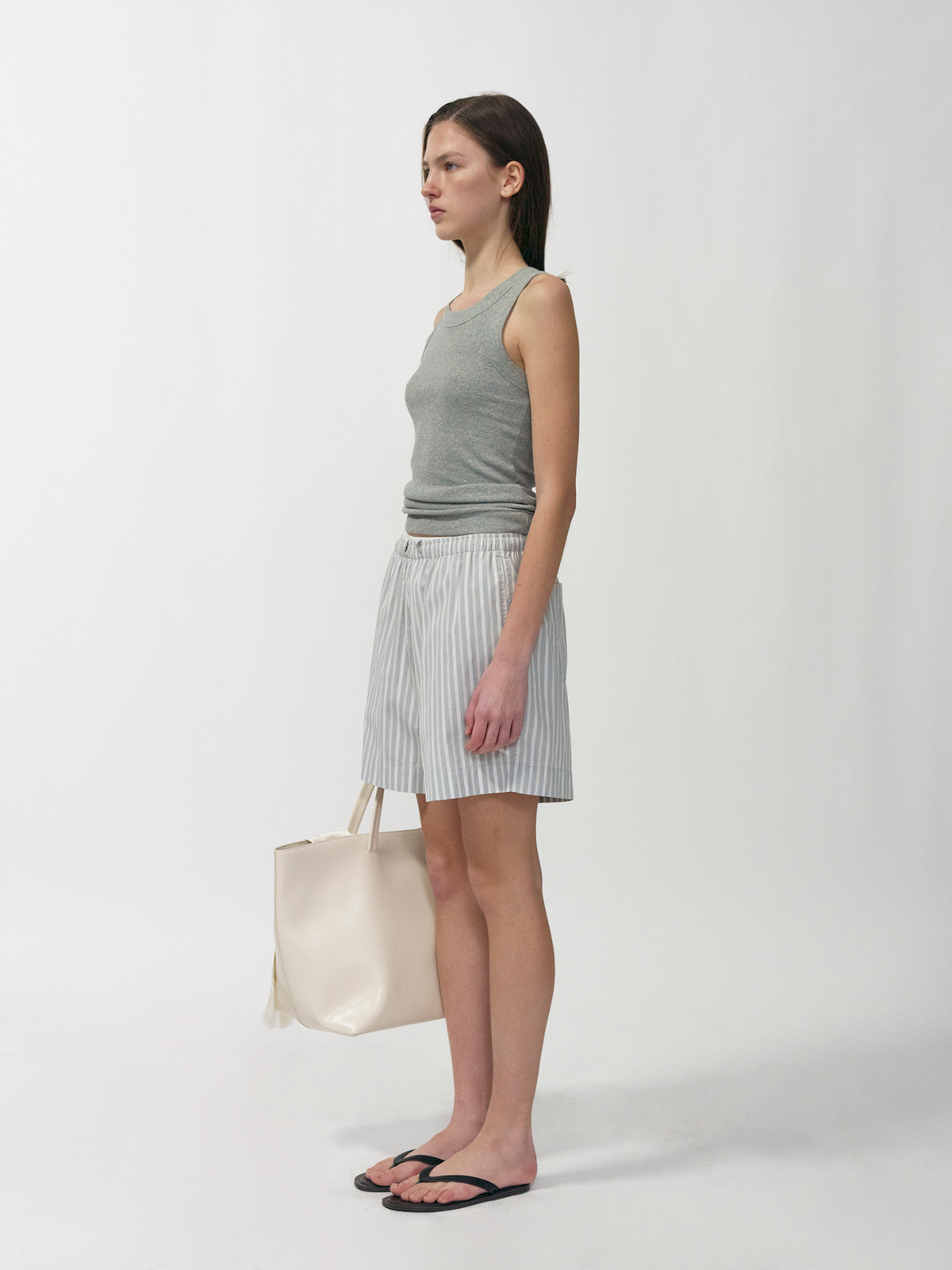 Nothing Written Yaphi short pants (Gray stripe)