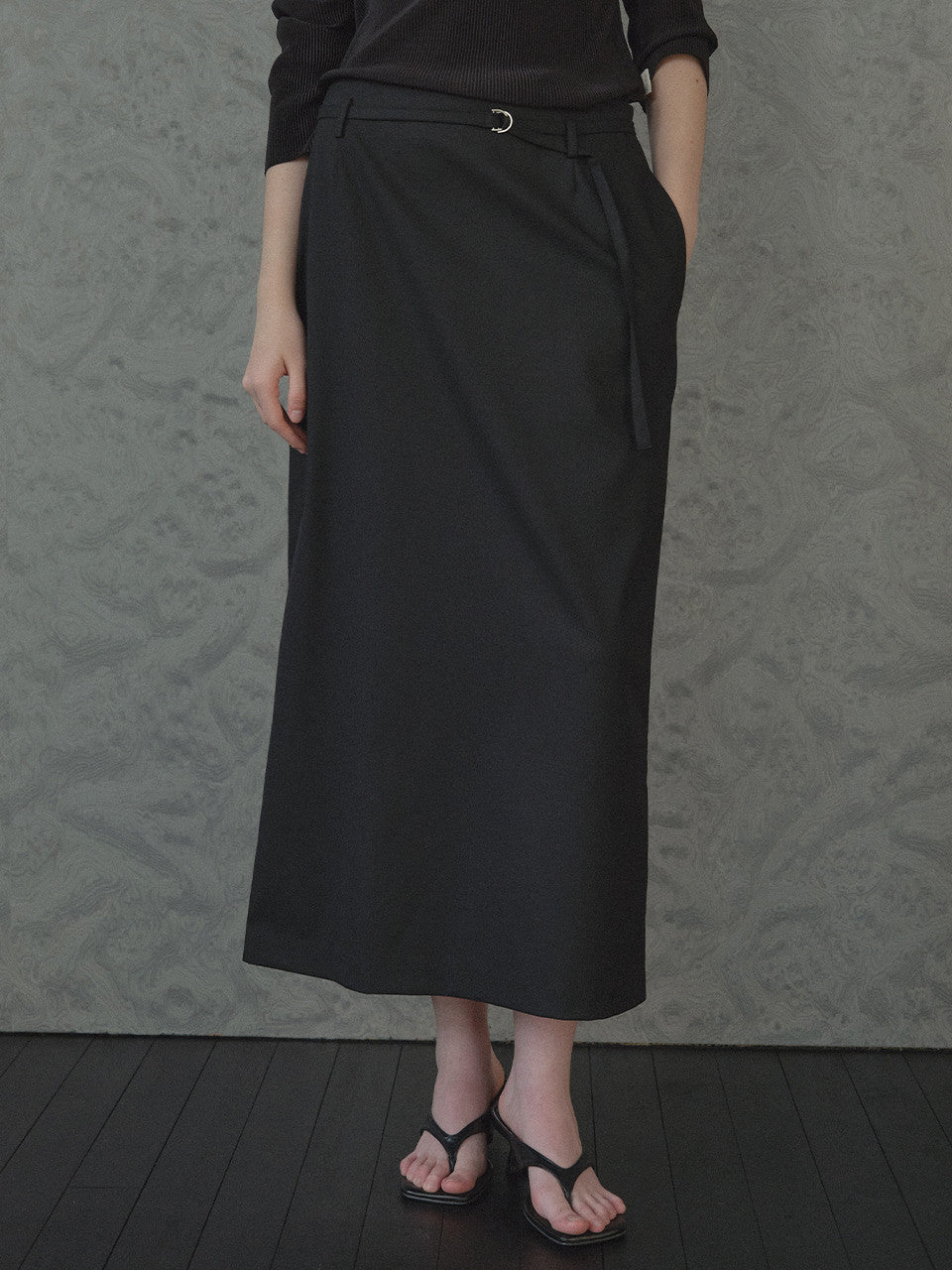 Tillidie H-line belt set skirt Black