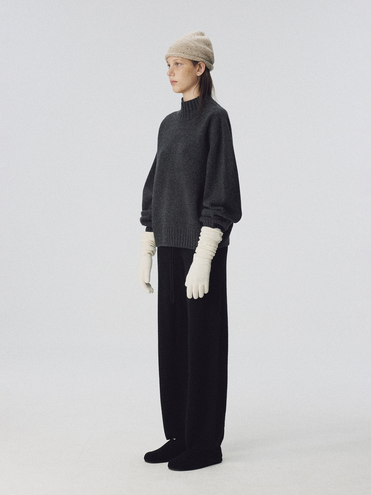 Nothing Written Extreme fine wool pullover (Charcoal)