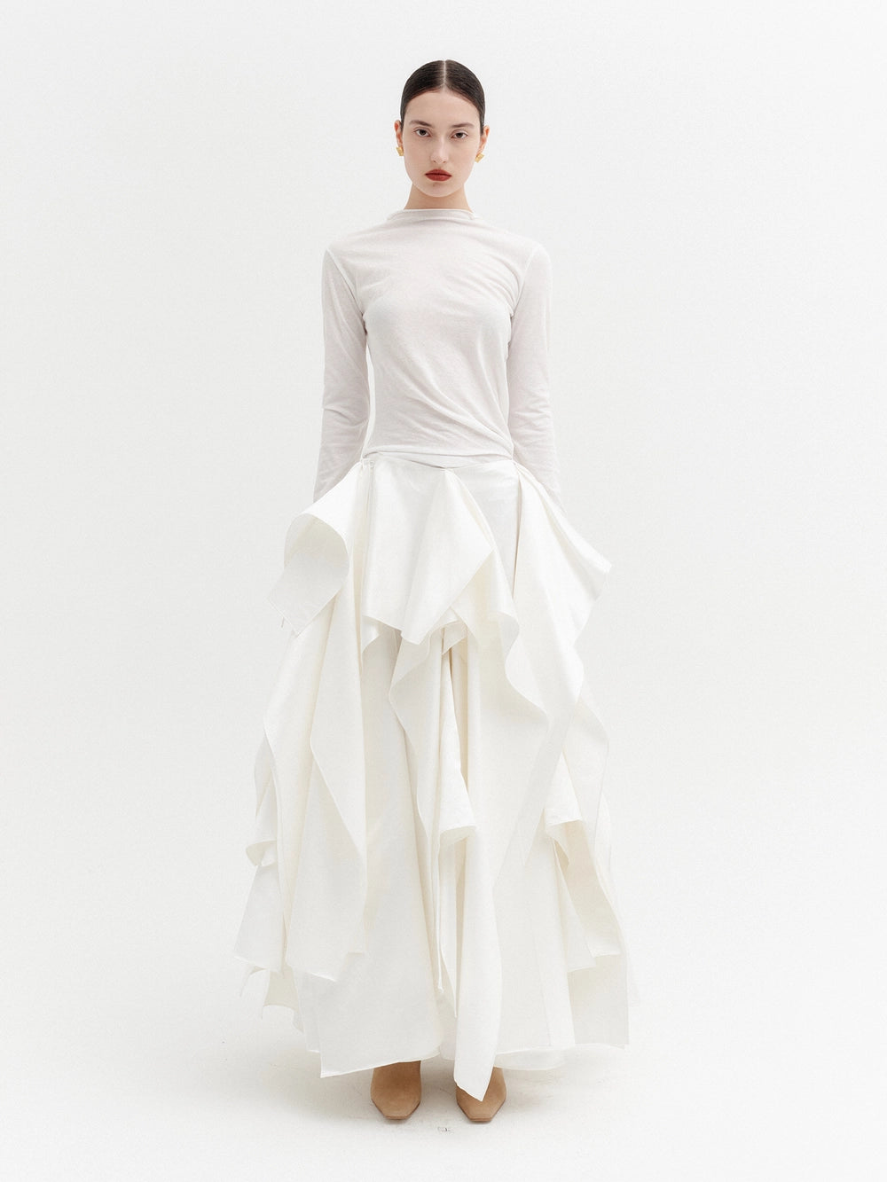 EENK Asymmetric Twist Long-Sleeve T-shirt - White
