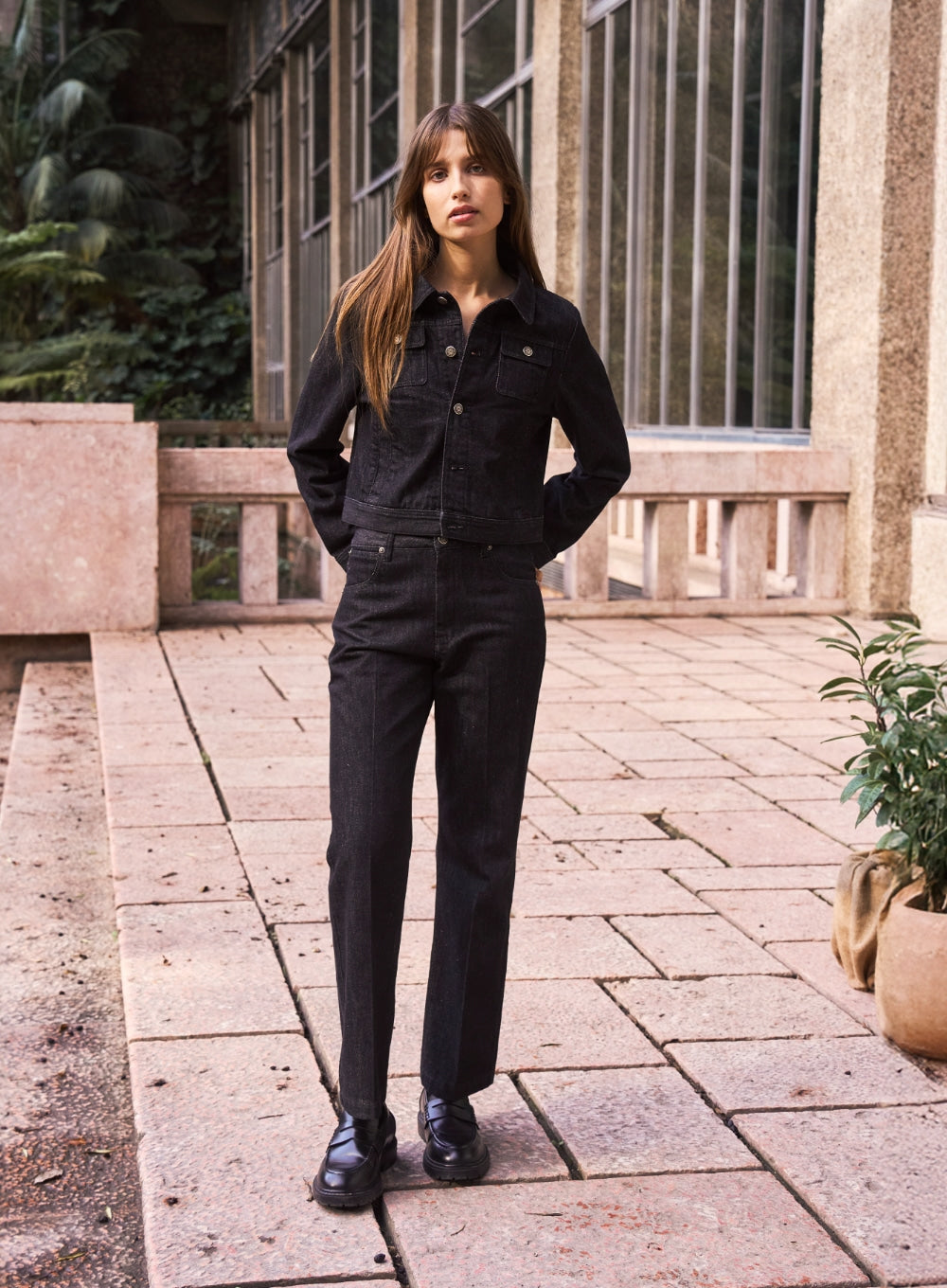 satur (W) Classic Nonfade Denim Trucker Jacket - Black