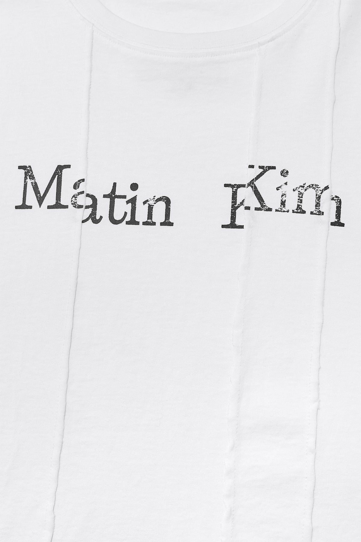 [matinkim] UNBALANCE TYPO LOGO CROP TOP IN WHITE