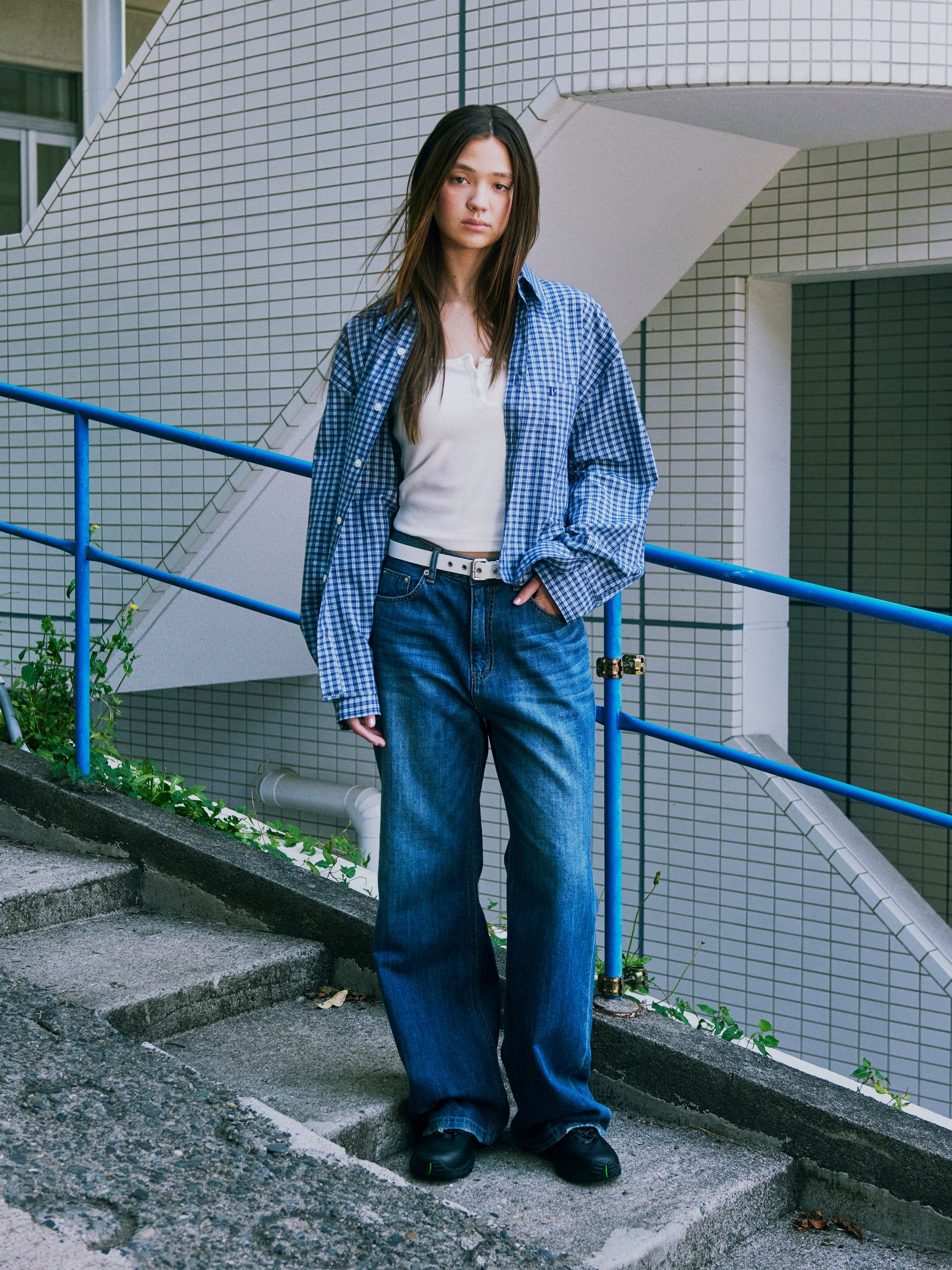 Low Classic Airy Relaxed-Fit Jeans - Mid Blue