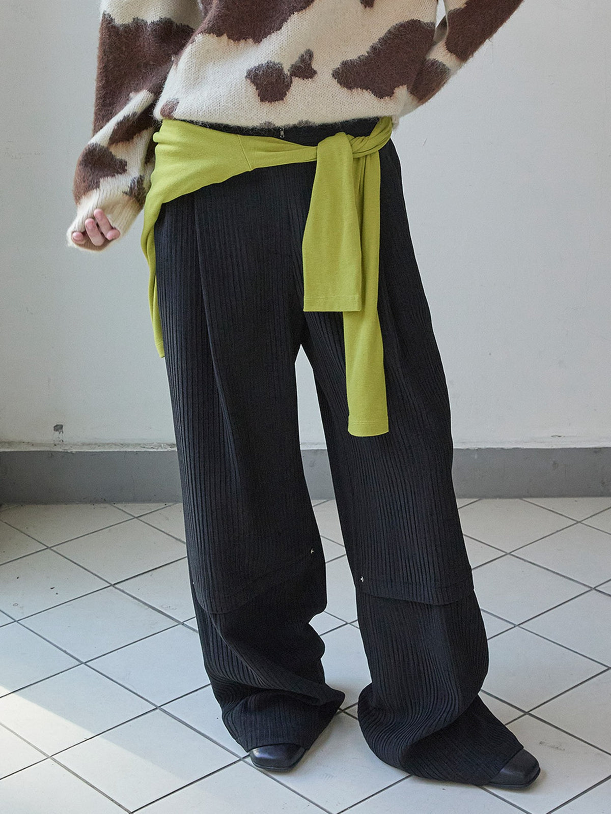 Raive Coduroy Tuck Pants