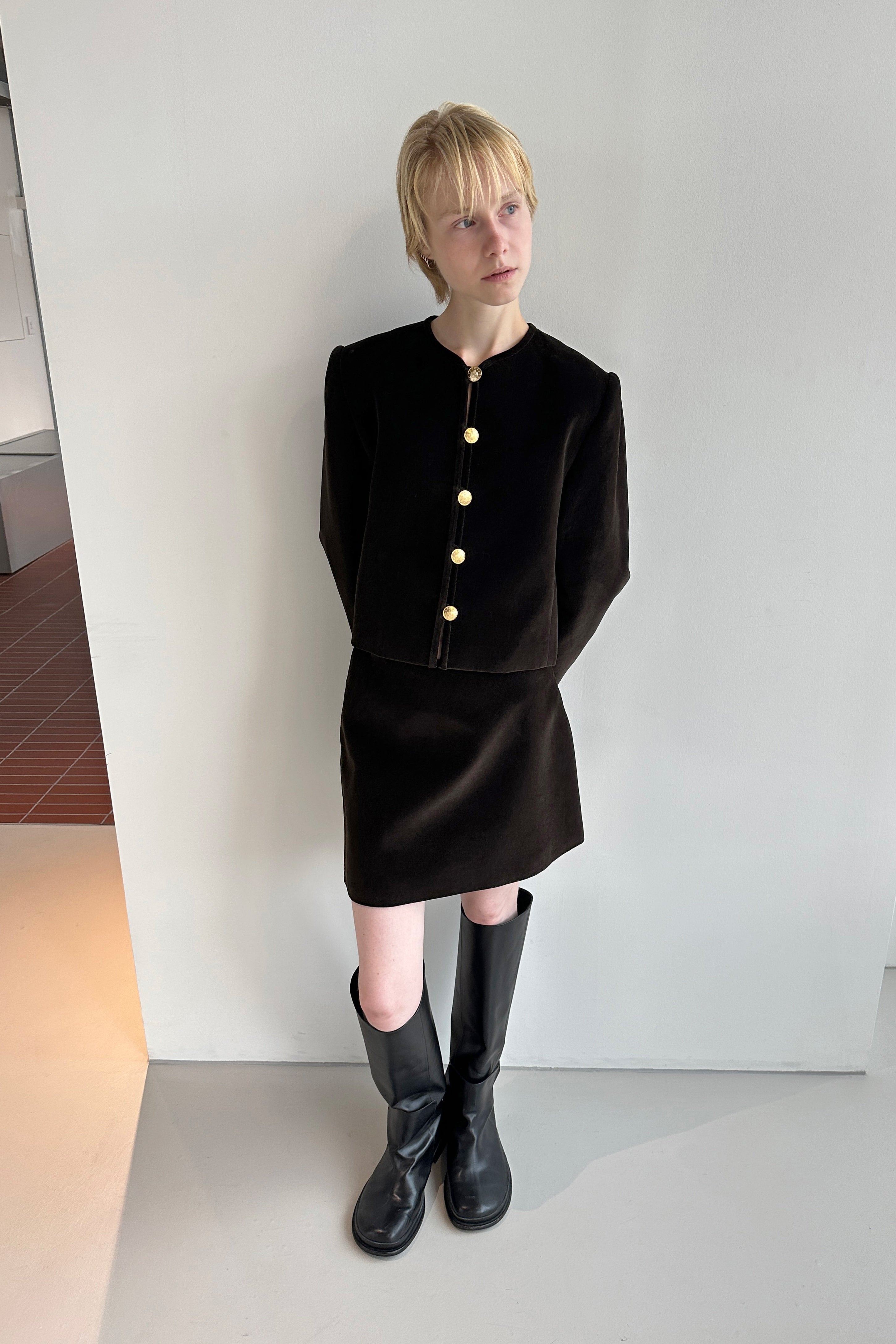 [low_classic] ROUND NECK JACKET
BROWN