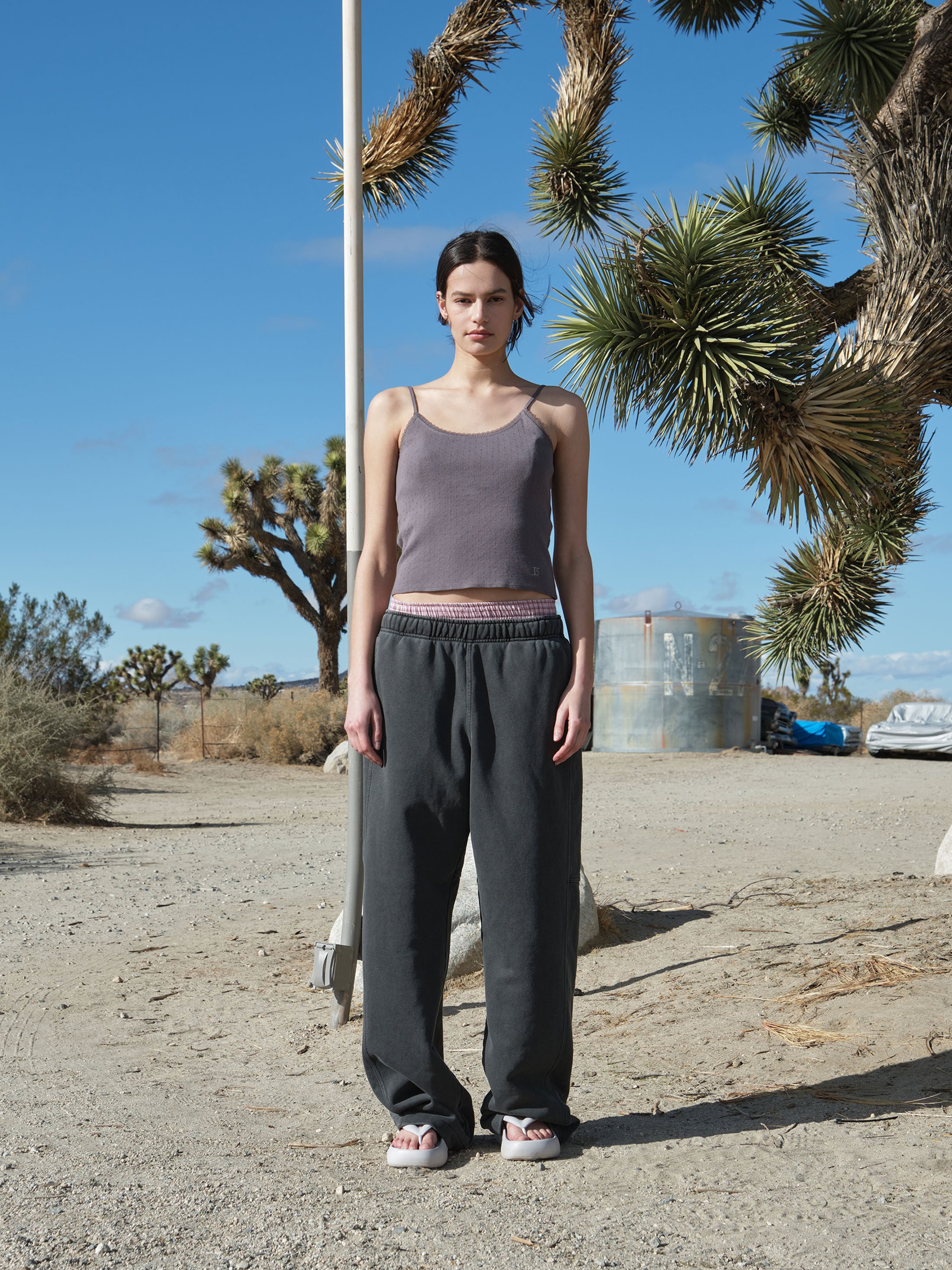 Low Classic Pointell Lace Sleeveless Charcoal