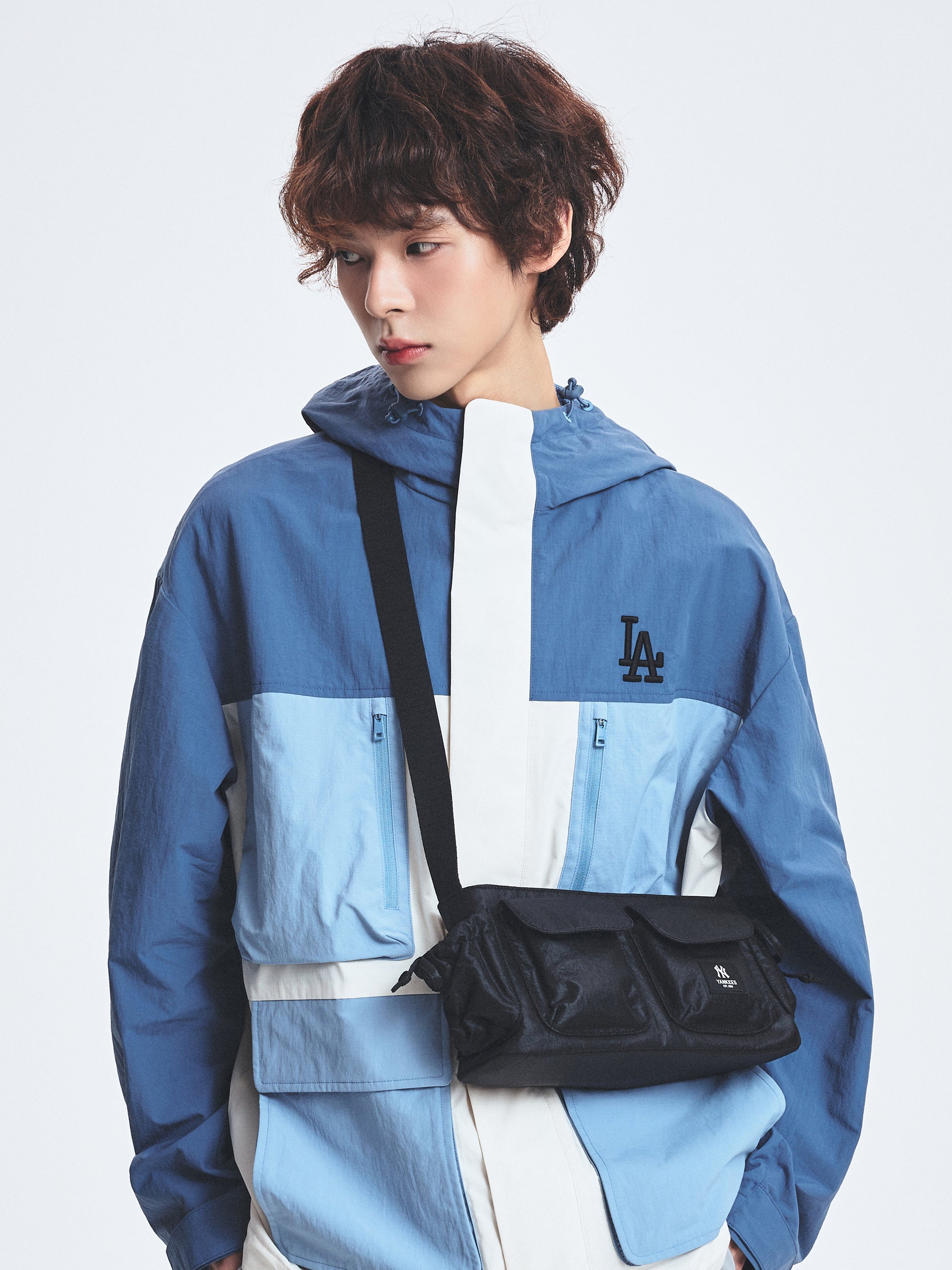 [mlb korea] Basic Gorpcore Pocket Cross Bag