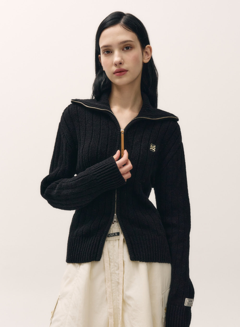 [satur] (W) Faro Boucle Knit Zip-up - Black