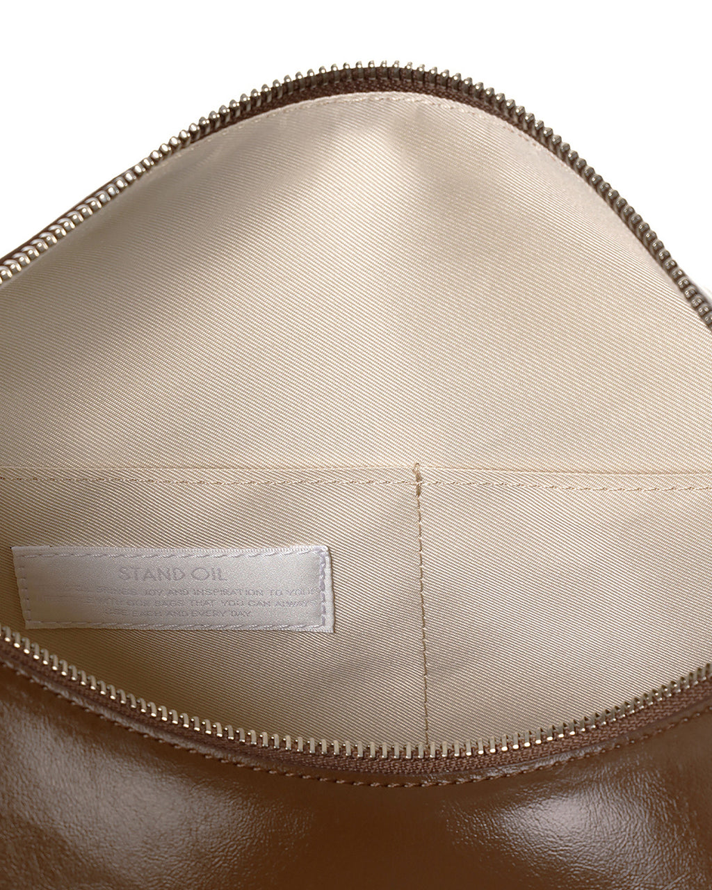 [standoil] Odd Bag · 오드백 / 브라운

Brown Odd Bag