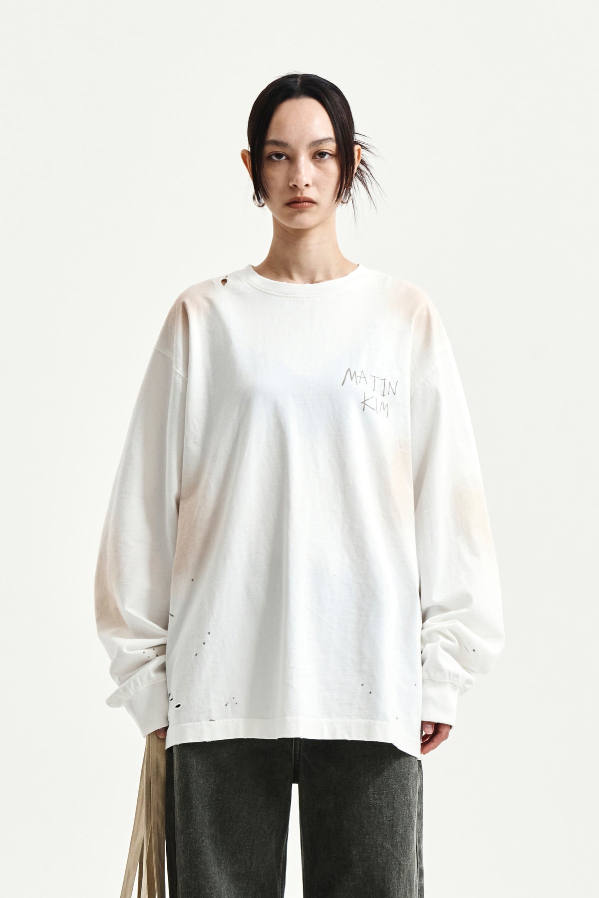 [matinkim] VINTAGE WASHED LOGO TOP IN IVORY