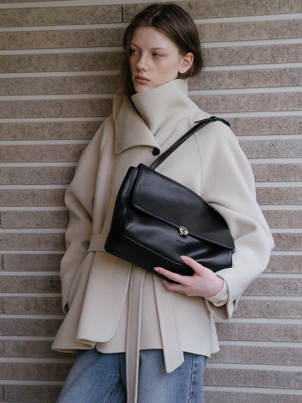 Tillidie Leather front lock bag Black