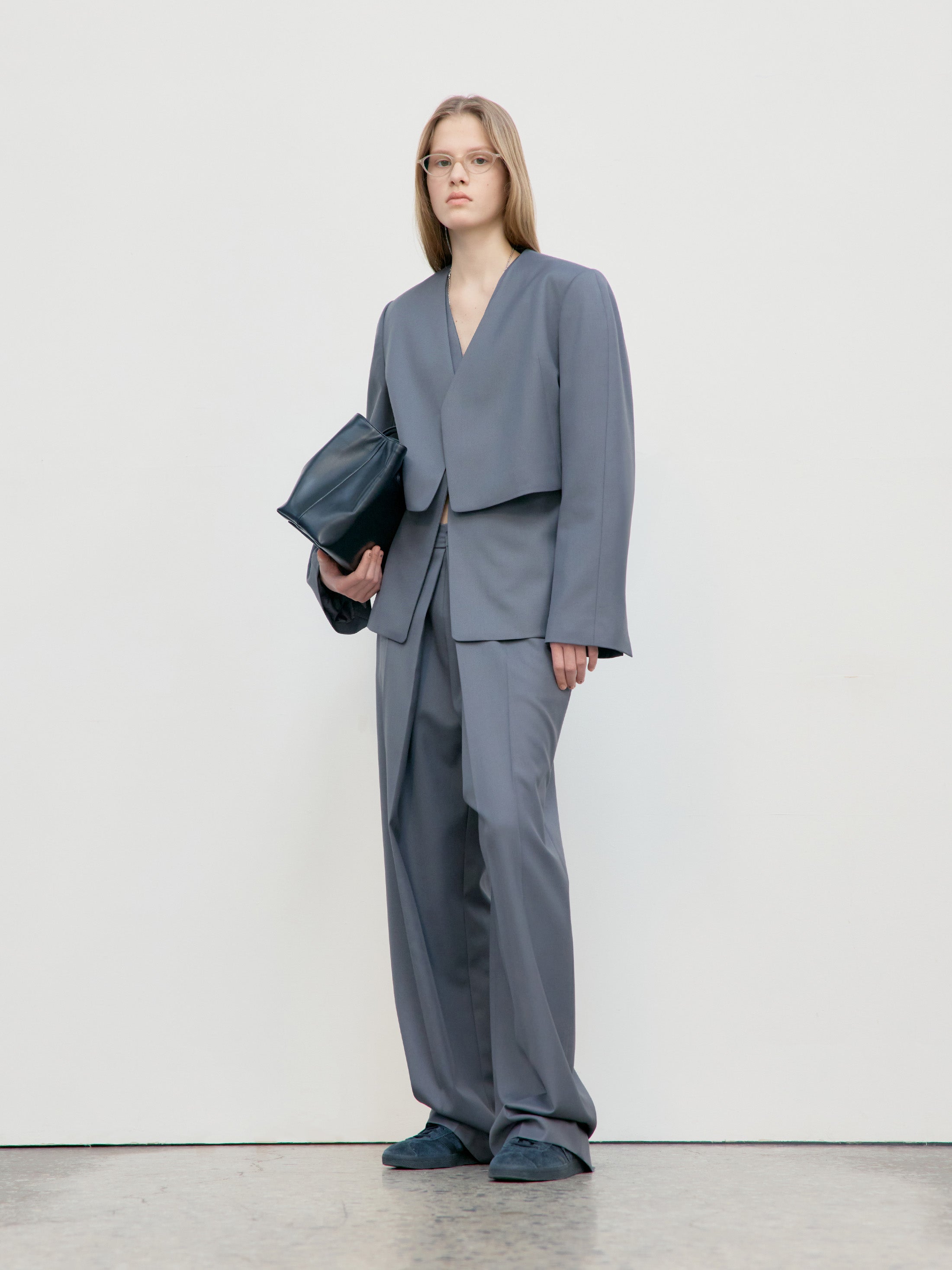 Low Classic Collarless Short Jacket Grey