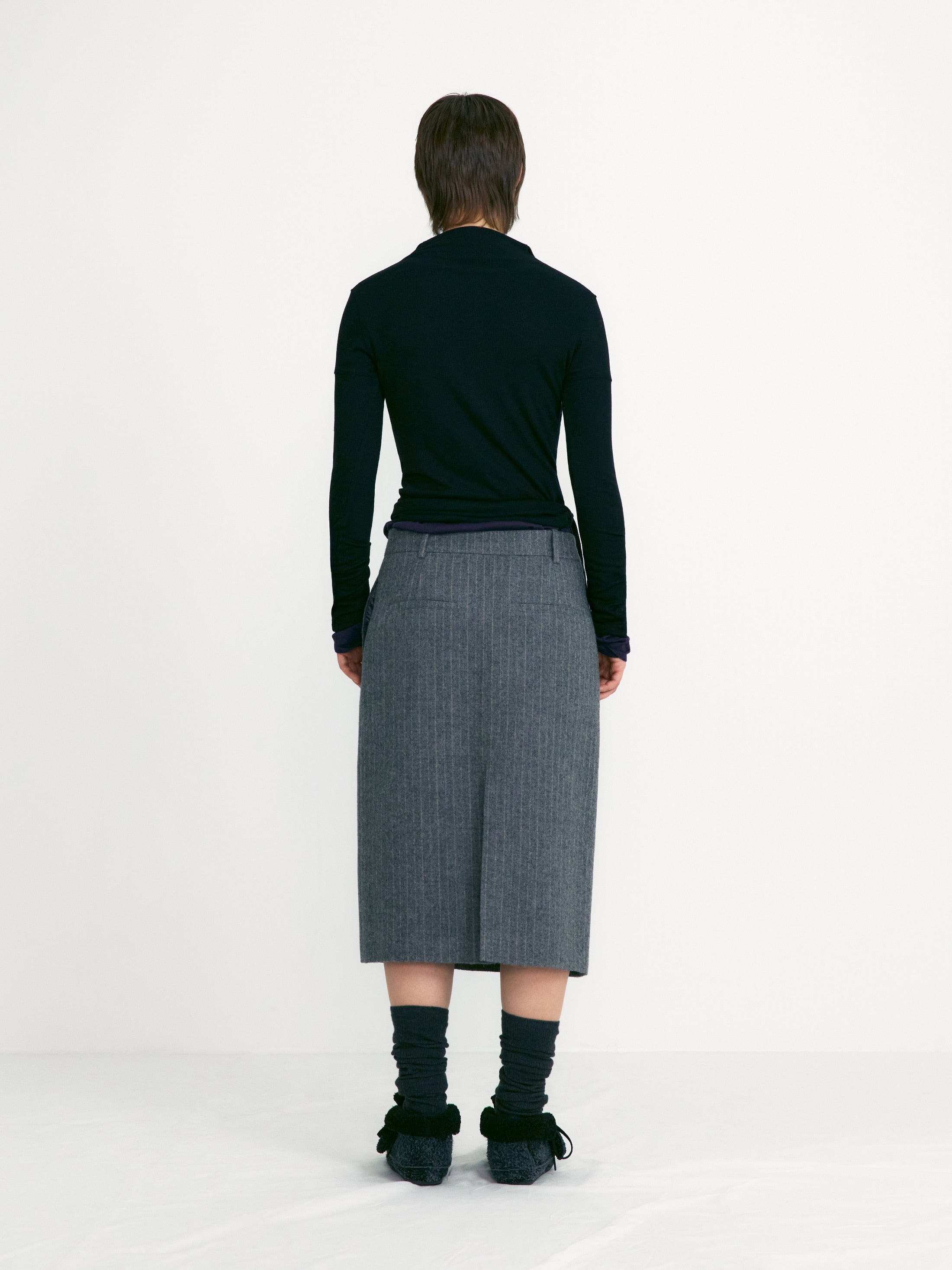 [low_classic] Button Up Wrap T-Shirt
Black