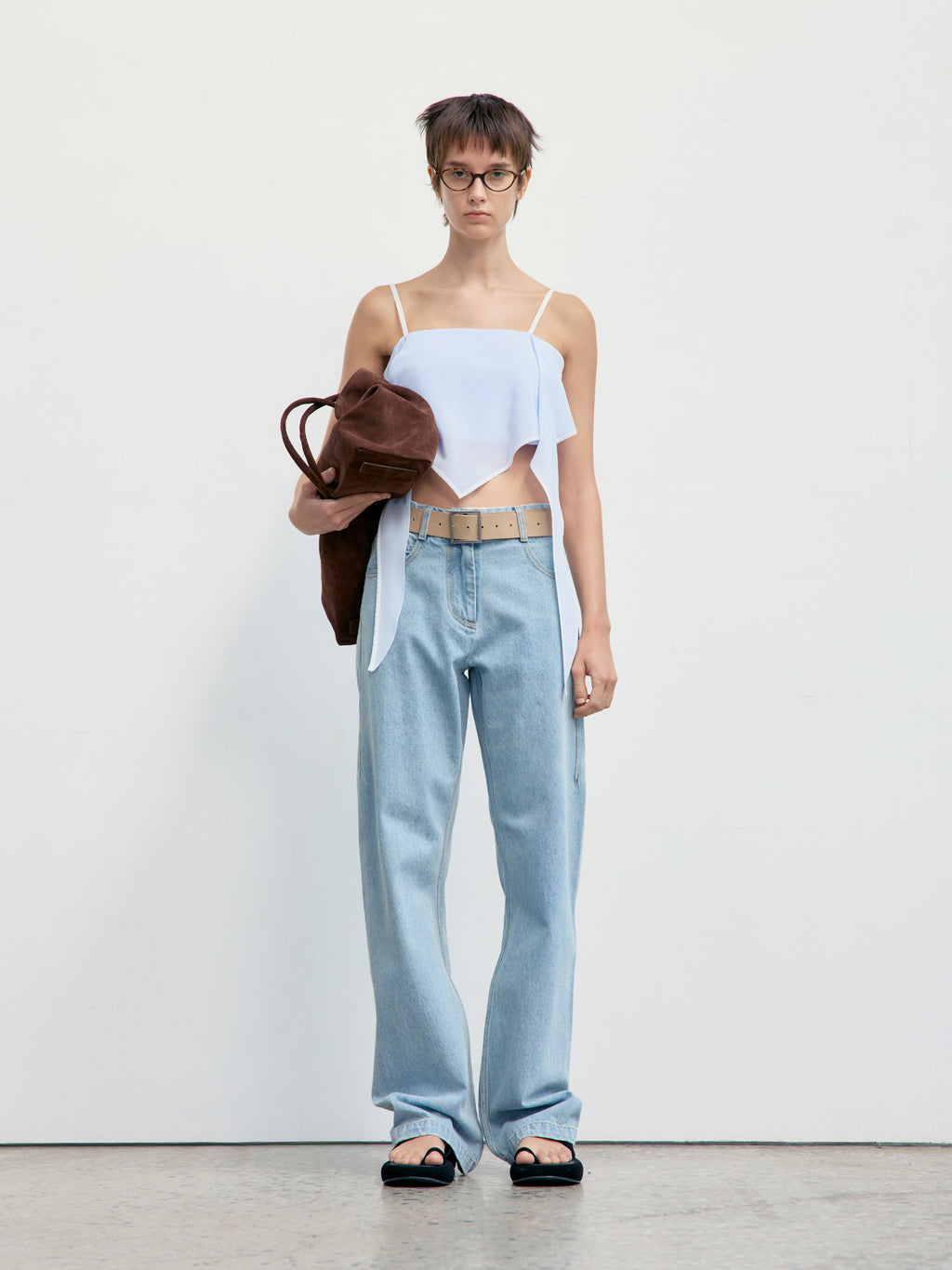 [low_classic] Silk Scarf Top
Light Blue