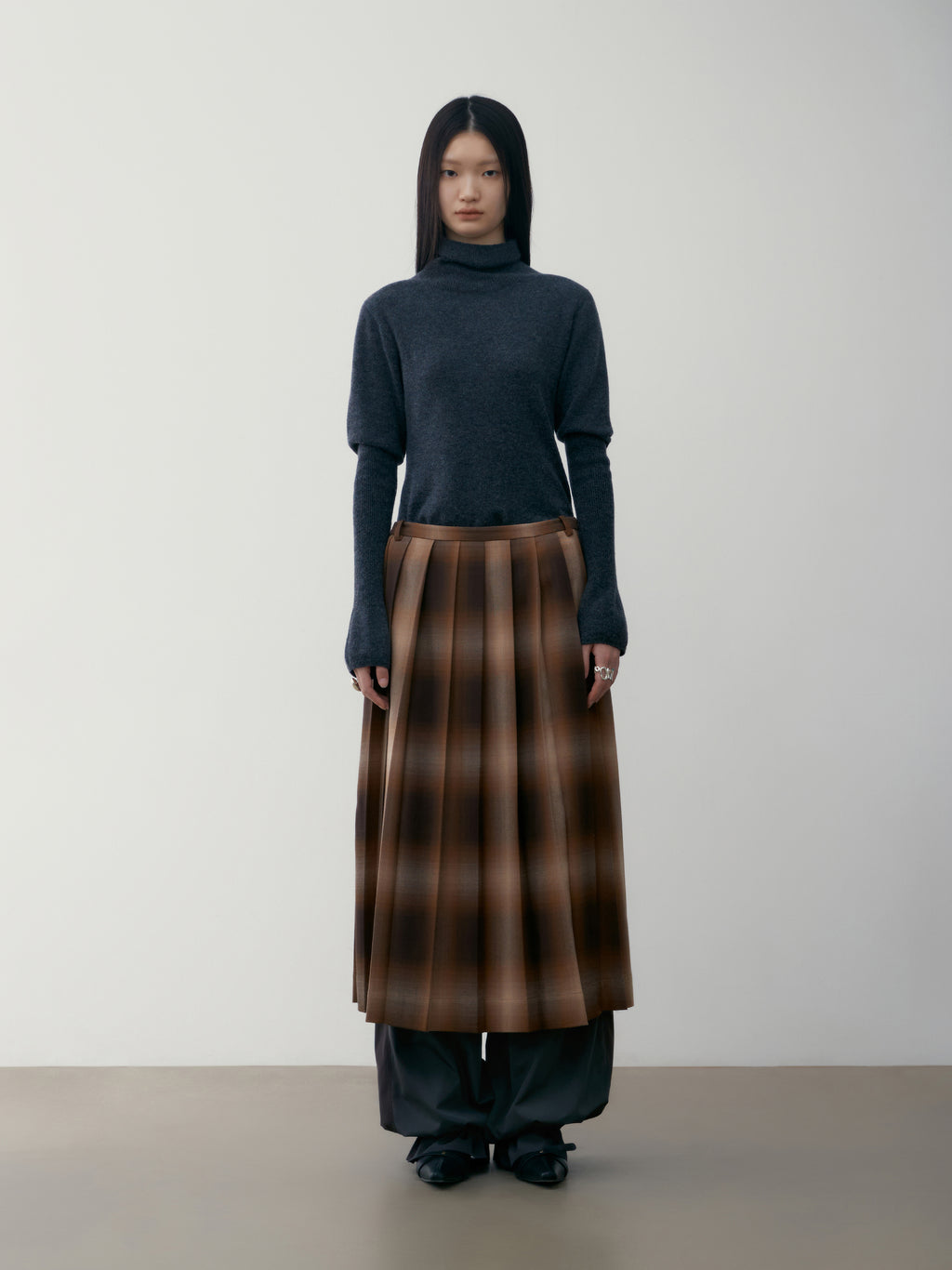 [low_classic] CHECK PLEATED SKIRT
BROWN