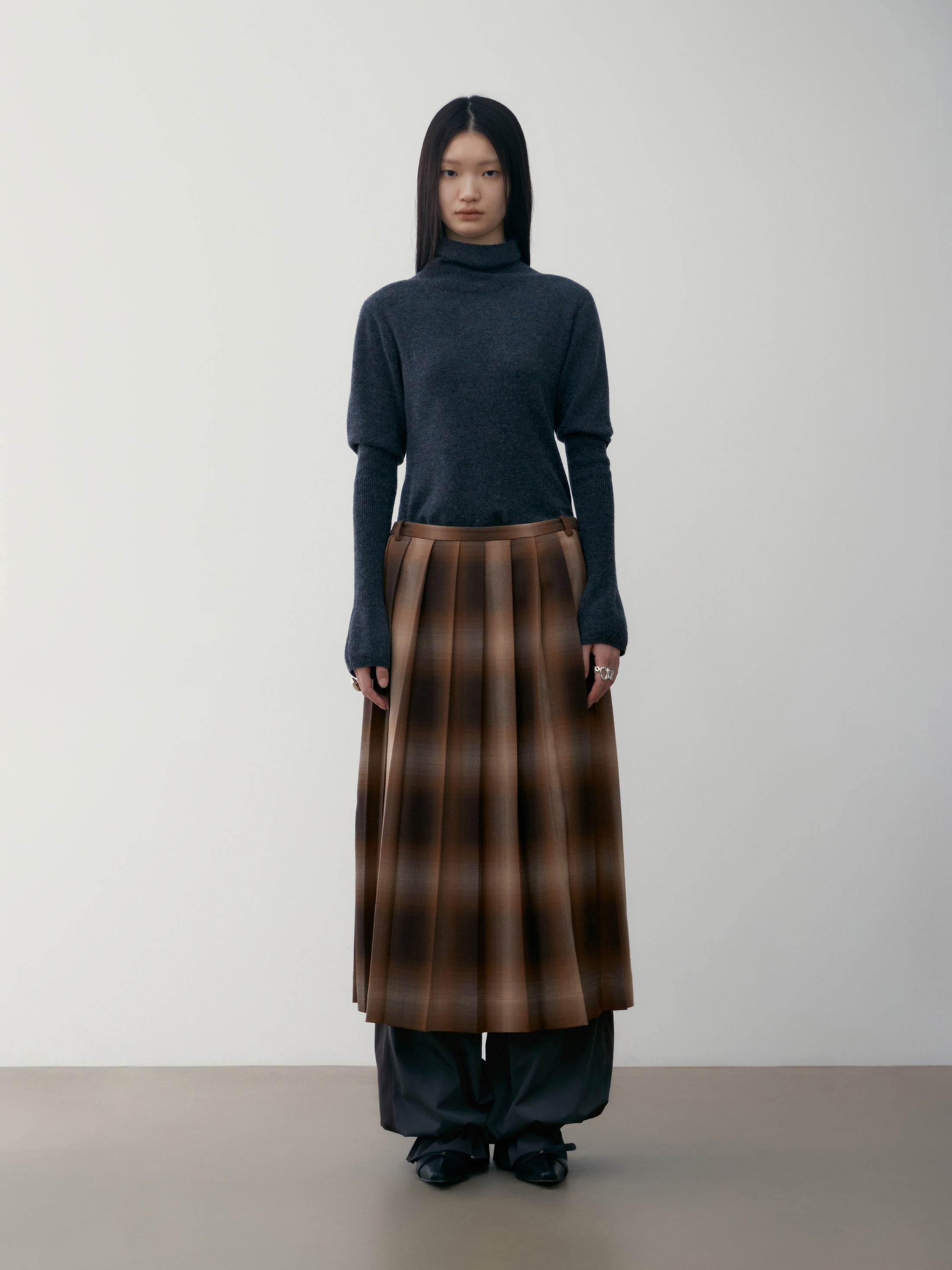 [low_classic] CHECK PLEATED SKIRT
BROWN