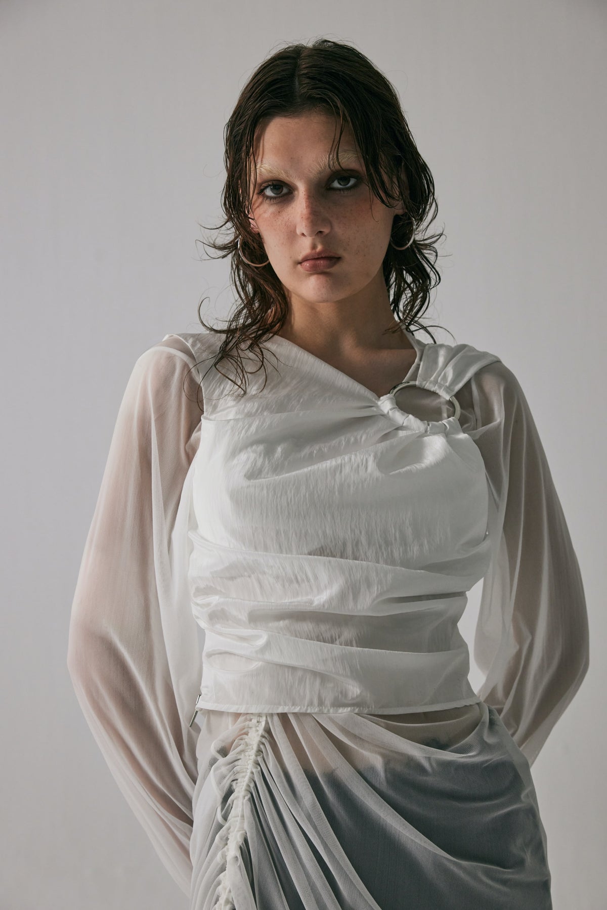 Treemingbird Metal Circle Drape Sleeveless White