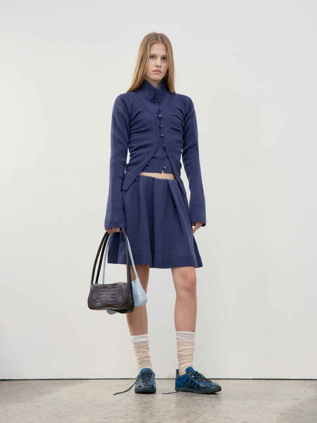[Low Classic] Deep V-Neck Knit Cardigan_Navy