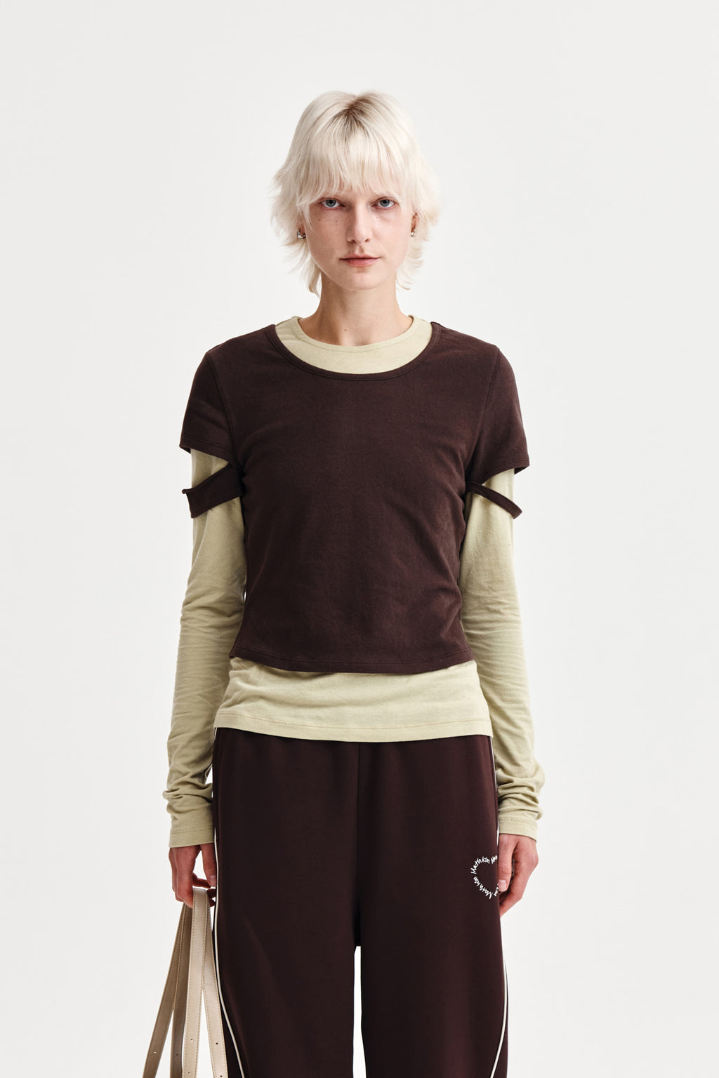 [matinkim] LAYERED POINT SLIM TOP IN BROWN
