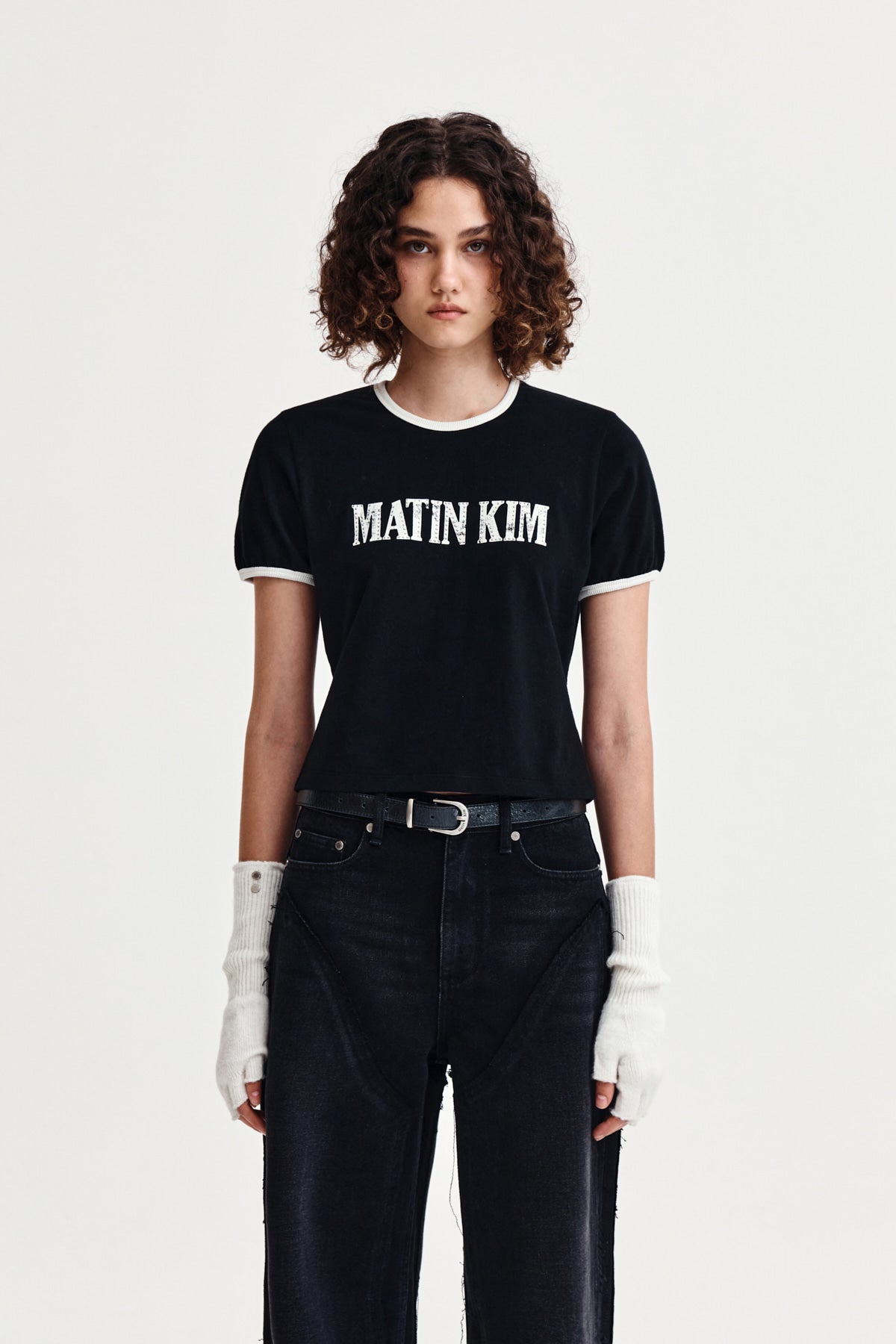 [matinkim] STUD LOGO RINGER TOP IN BLACK