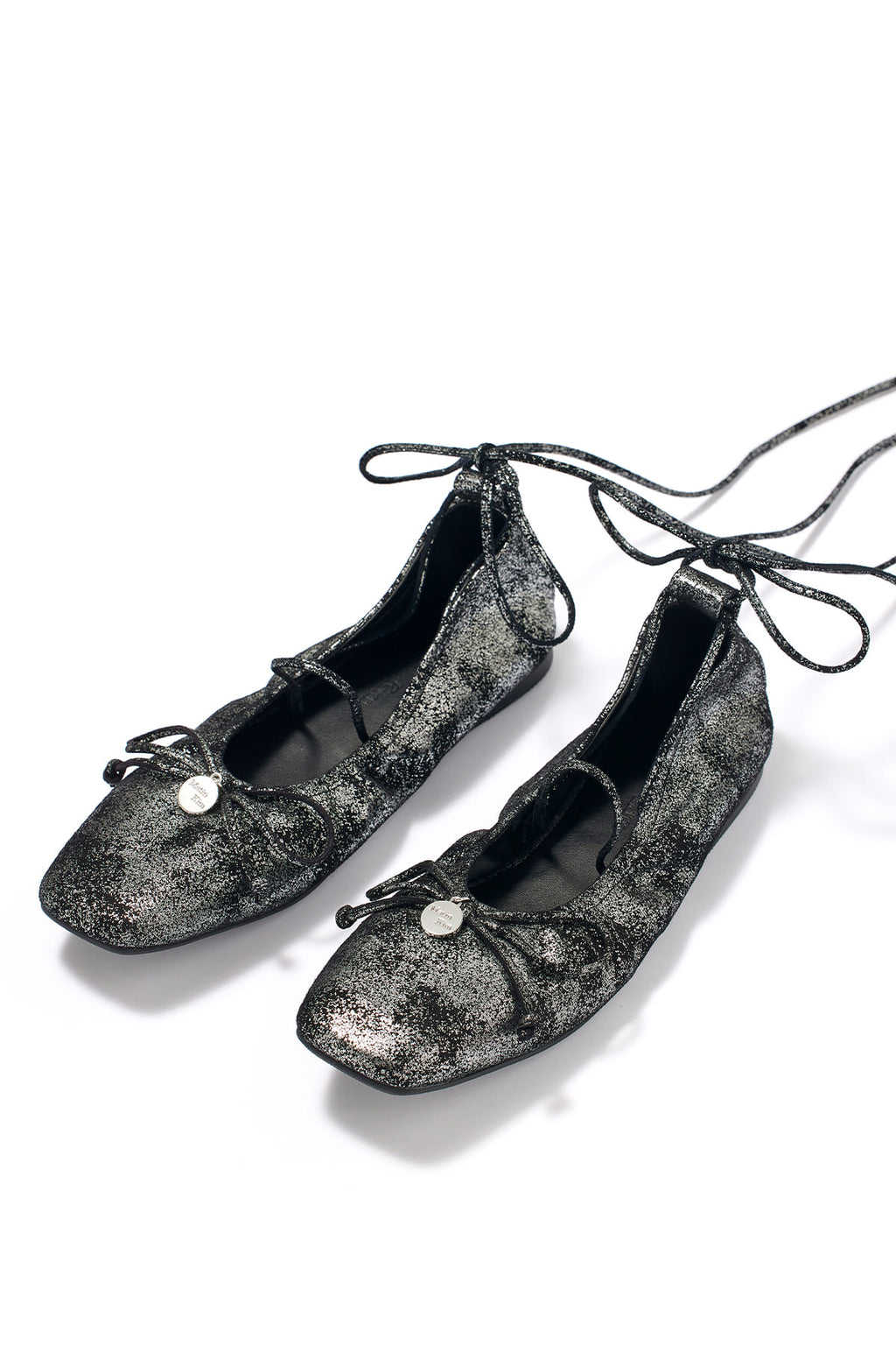 [matinkim] RIBBON BALLET FLAT SHOES IN DARK SILVER