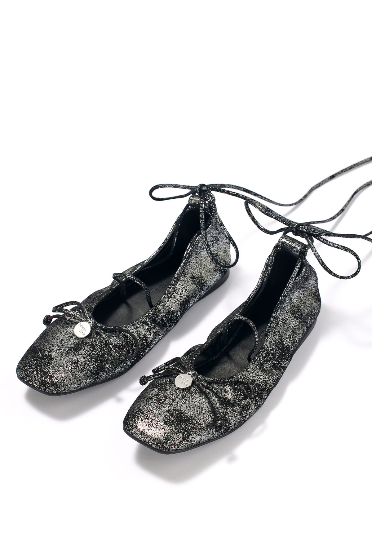 [matinkim] RIBBON BALLET FLAT SHOES IN DARK SILVER