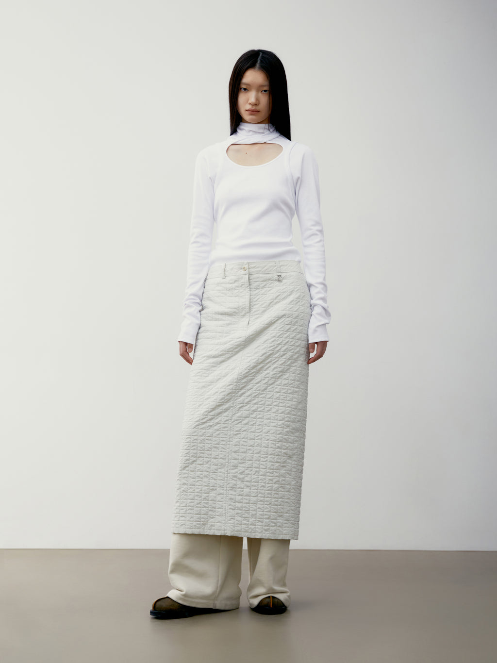 [low_classic] SCARF JERSEY TOP
WHITE