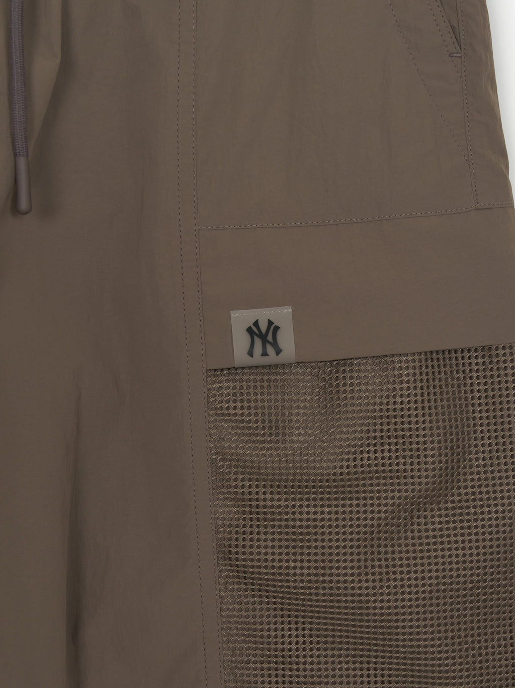 MLB Korea Gorpcore Light Weight Mesh Cargo 9in Shorts