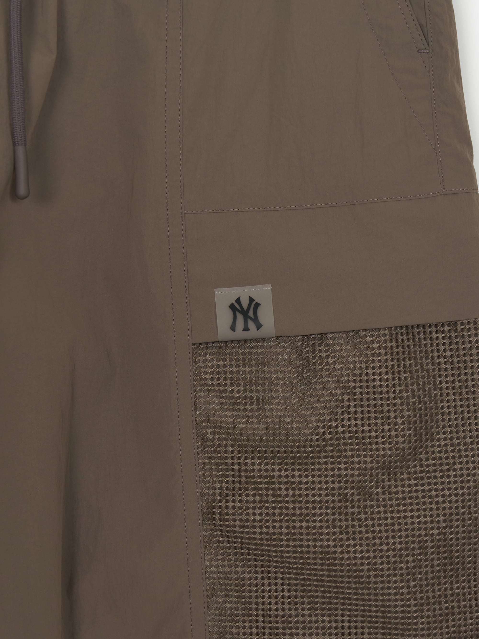 MLB Korea Gorpcore Light Weight Mesh Cargo 9in Shorts