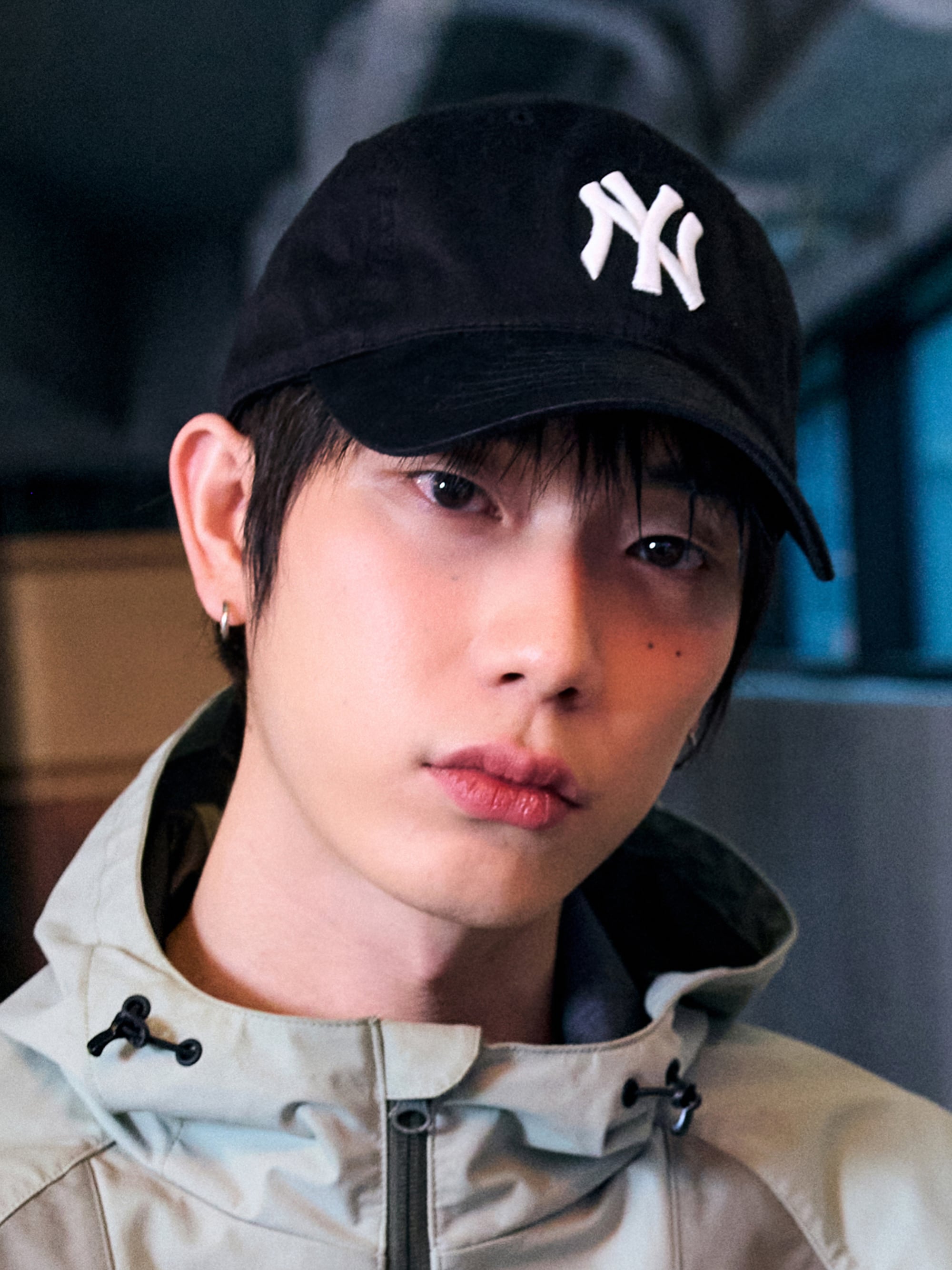 MLB BLACK unstructured cap, a stylish Korean designer hat for casual streetwear looks.