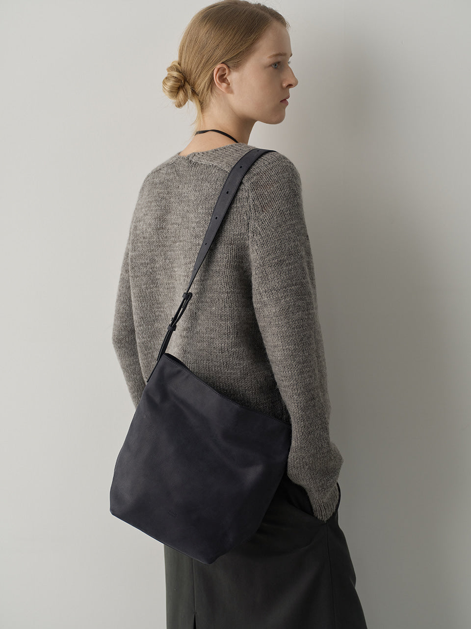 Facade Pattern Antique Shepherd Bag black