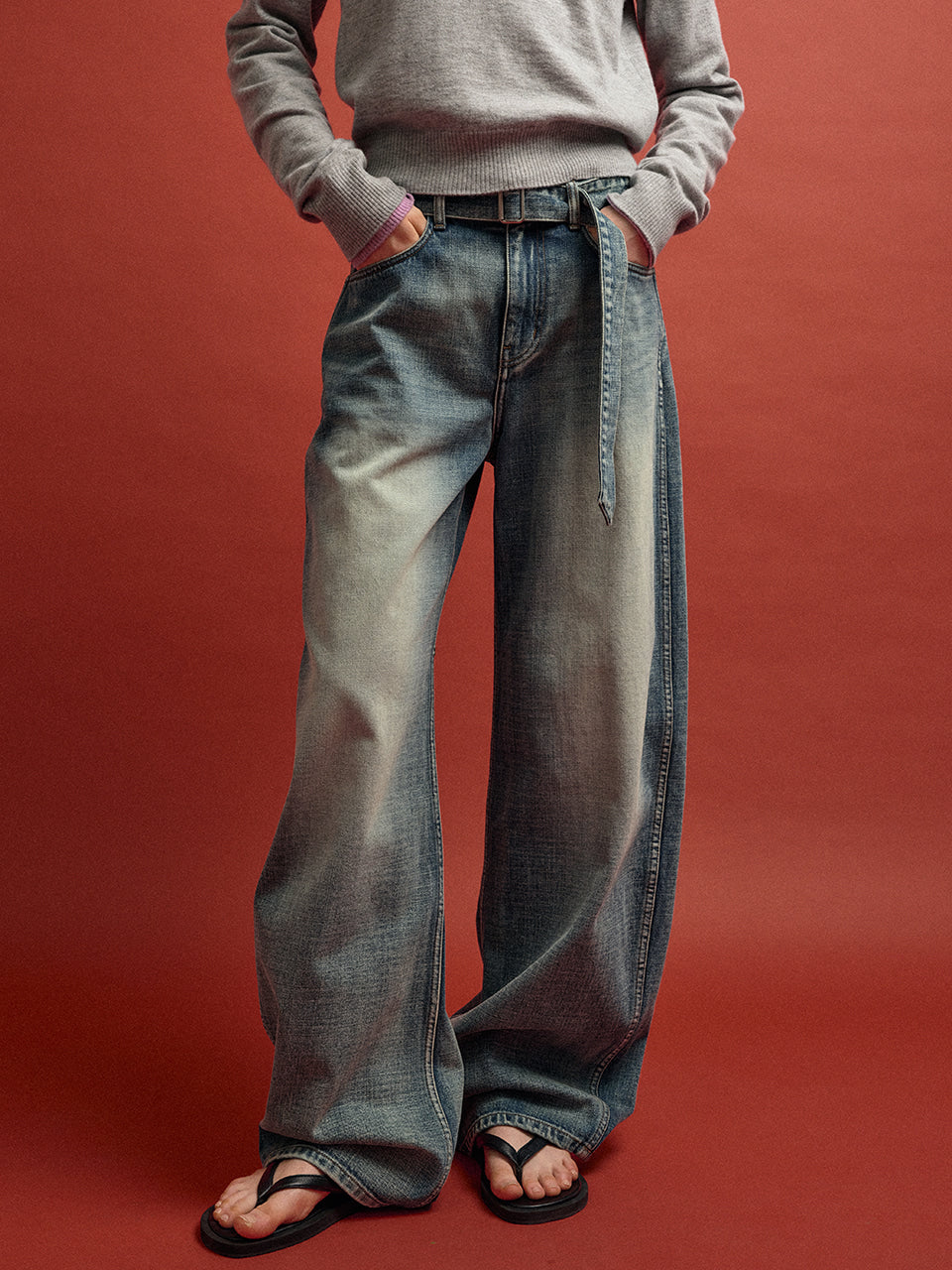 Facade Pattern Belted Round Denim brushed indigo