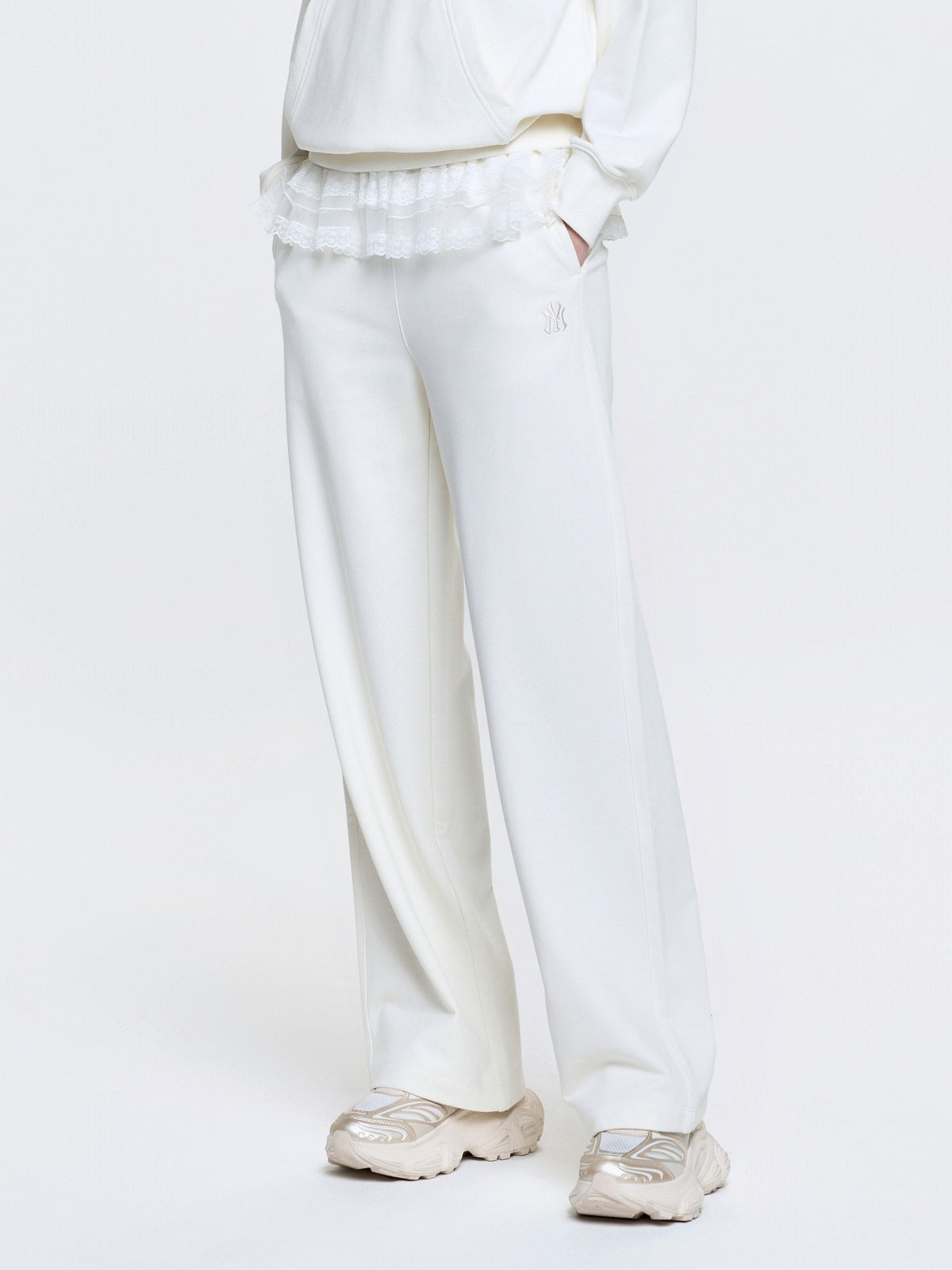 Mlb Women's Basic Lace Ruffle Semi Wide Pants