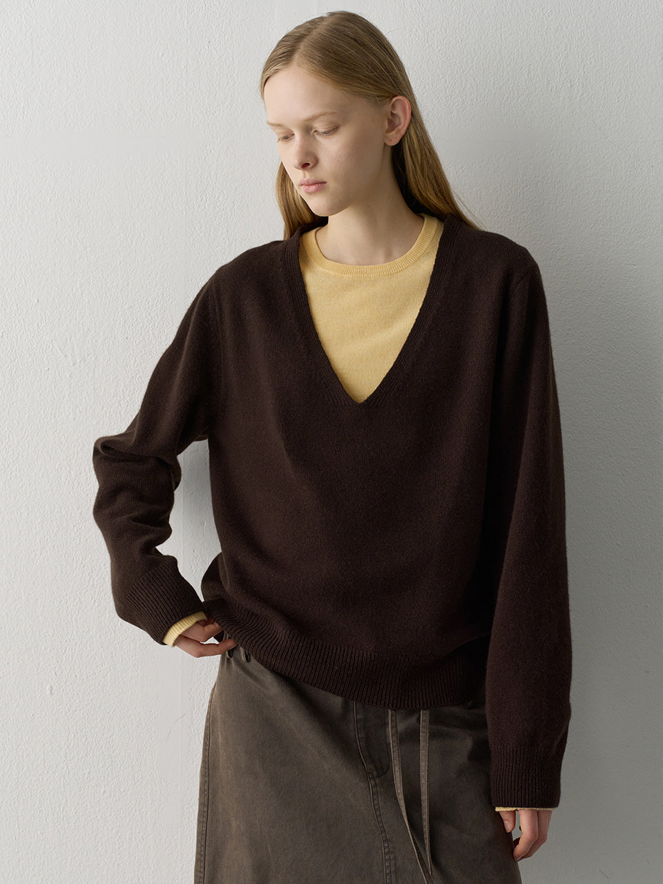 Facade Pattern Cashmere Deep V-neck Knitwear dark brown