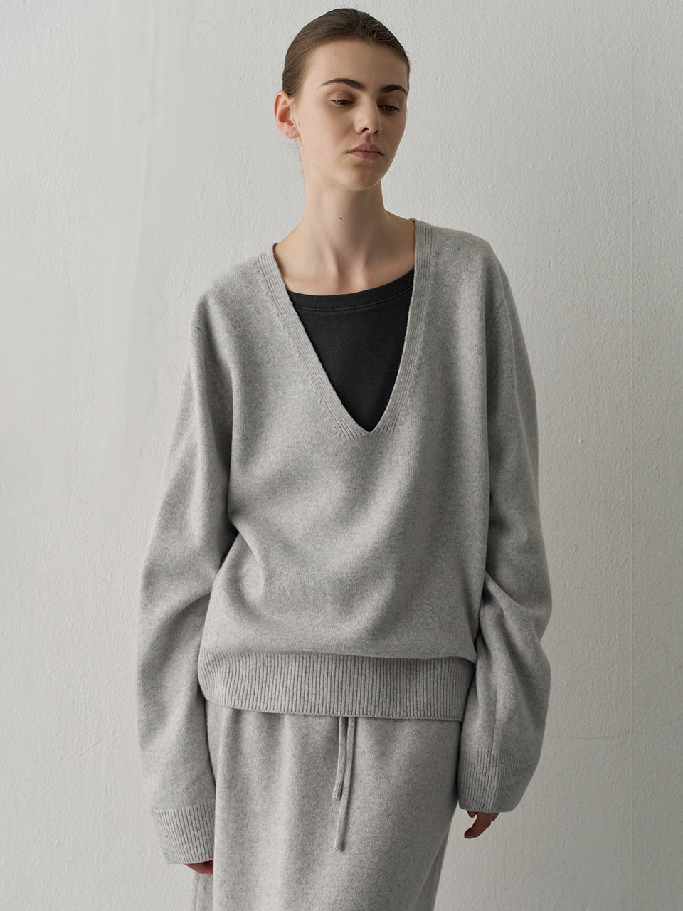 Facade Pattern Cashmere Deep V-Neck Knitwear light grey